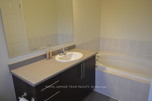 Photo 12 of 300 Balinroan Crescent, Ottawa, Barrhaven - Strandherd — HOMEH