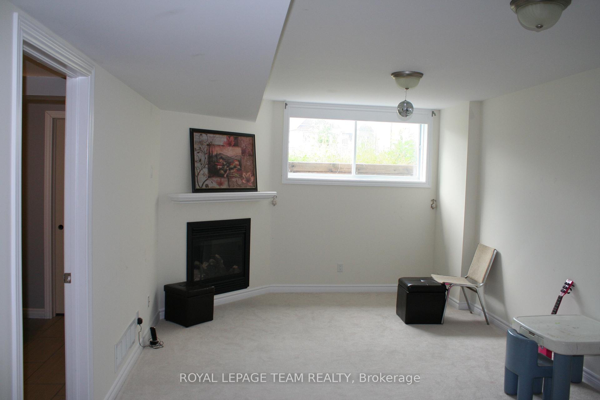 Photo 14 of 300 Balinroan Crescent, Ottawa, Barrhaven - Strandherd — HOMEH