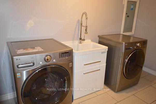 Photo 13 of 300 Balinroan Crescent, Ottawa, Barrhaven - Strandherd — HOMEH