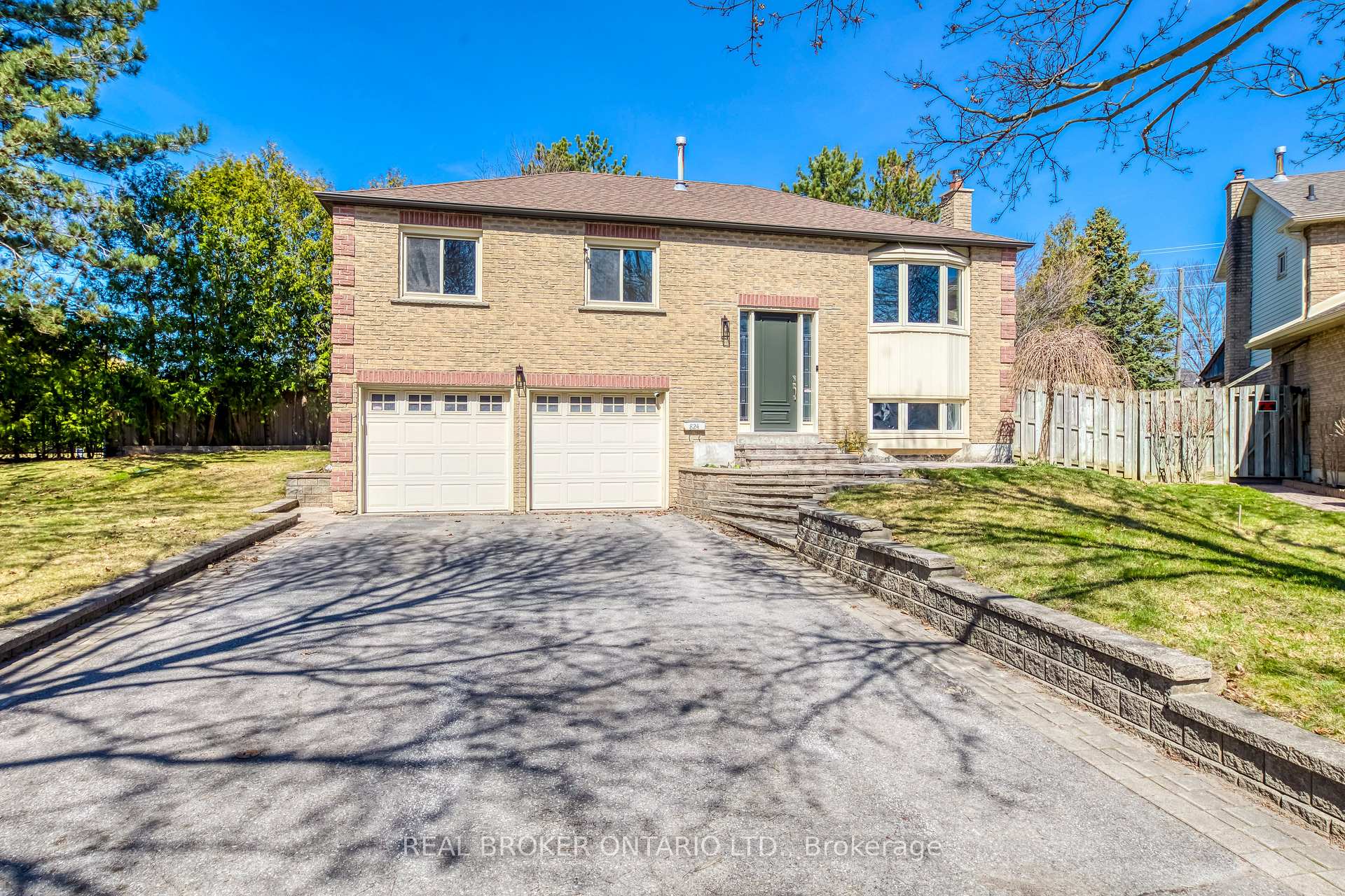 Front of 824 Ironwood Court