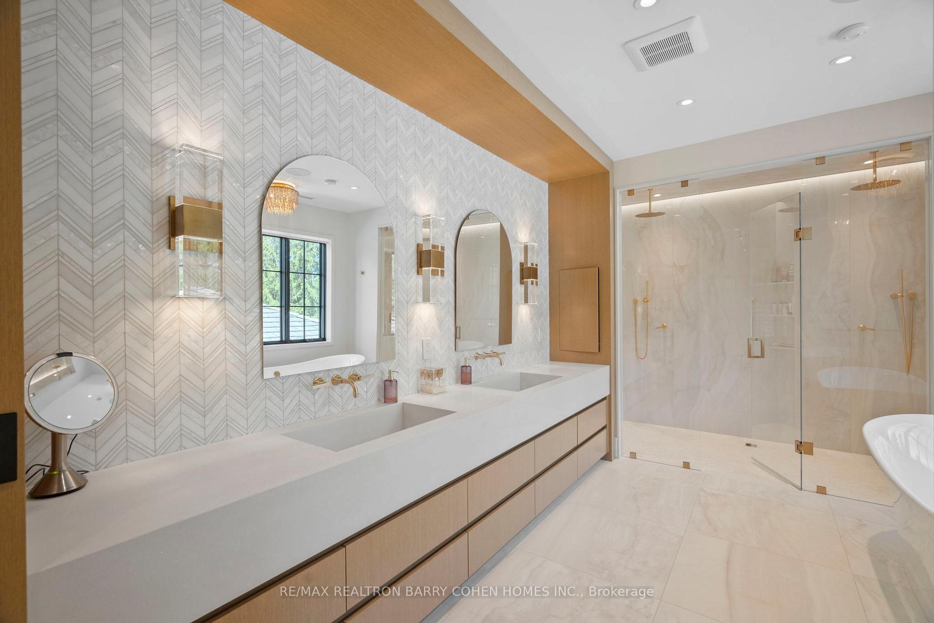Photo 20 of 186 Pine Valley Crescent, Vaughan, East Woodbridge — HOMEH