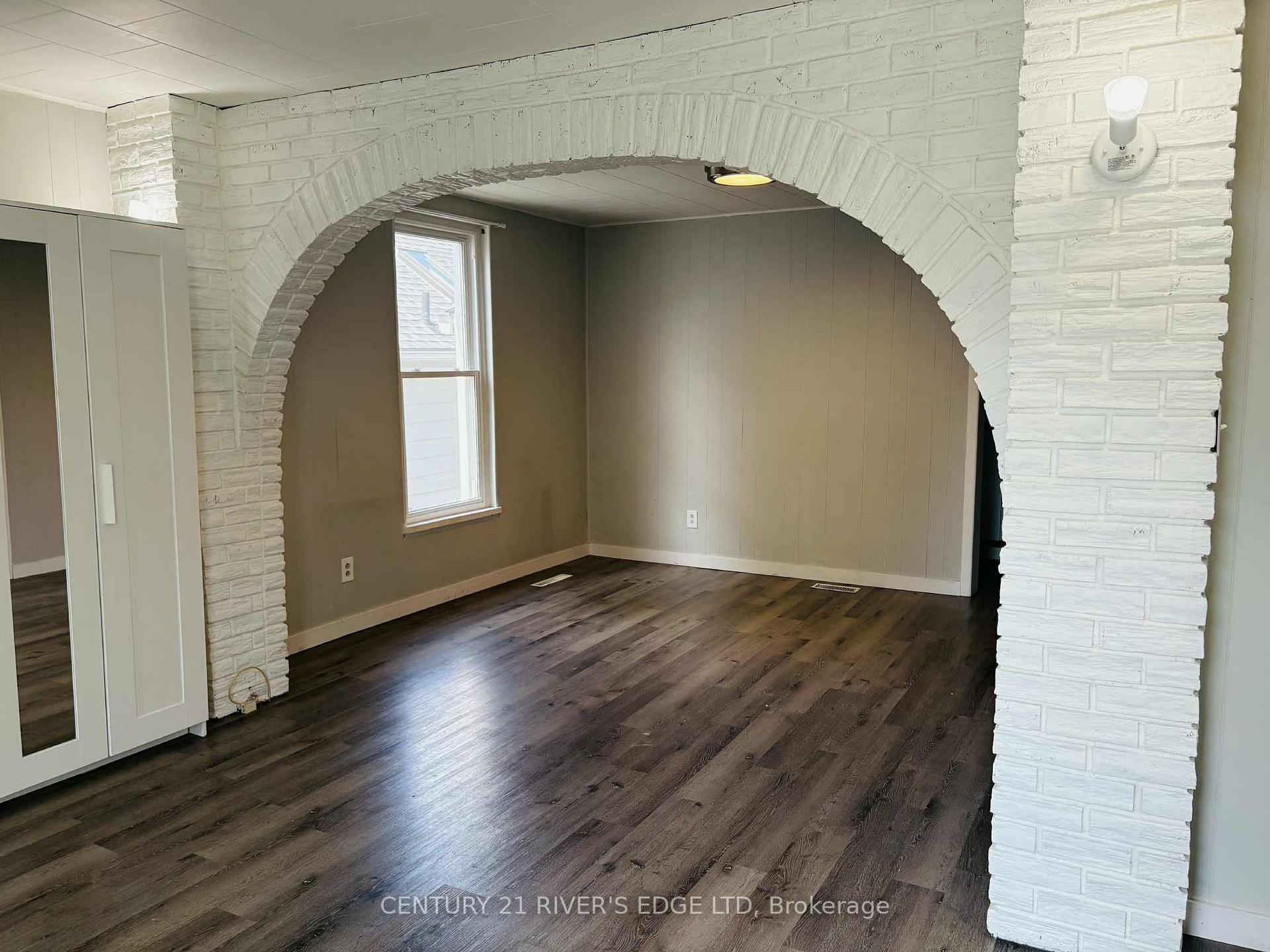 Photo 2 of 107 Bethune Street, Brockville — HOMEH
