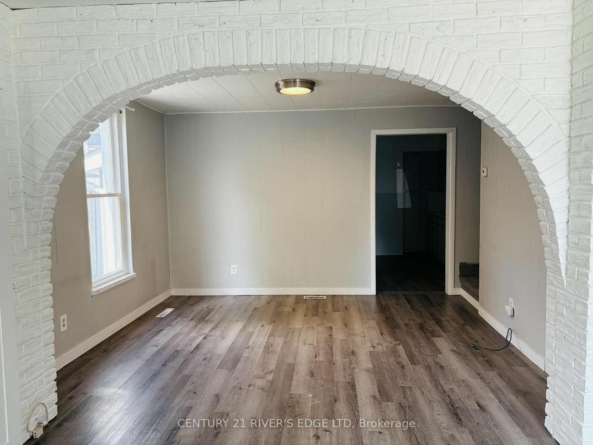 Photo 8 of 107 Bethune Street, Brockville — HOMEH
