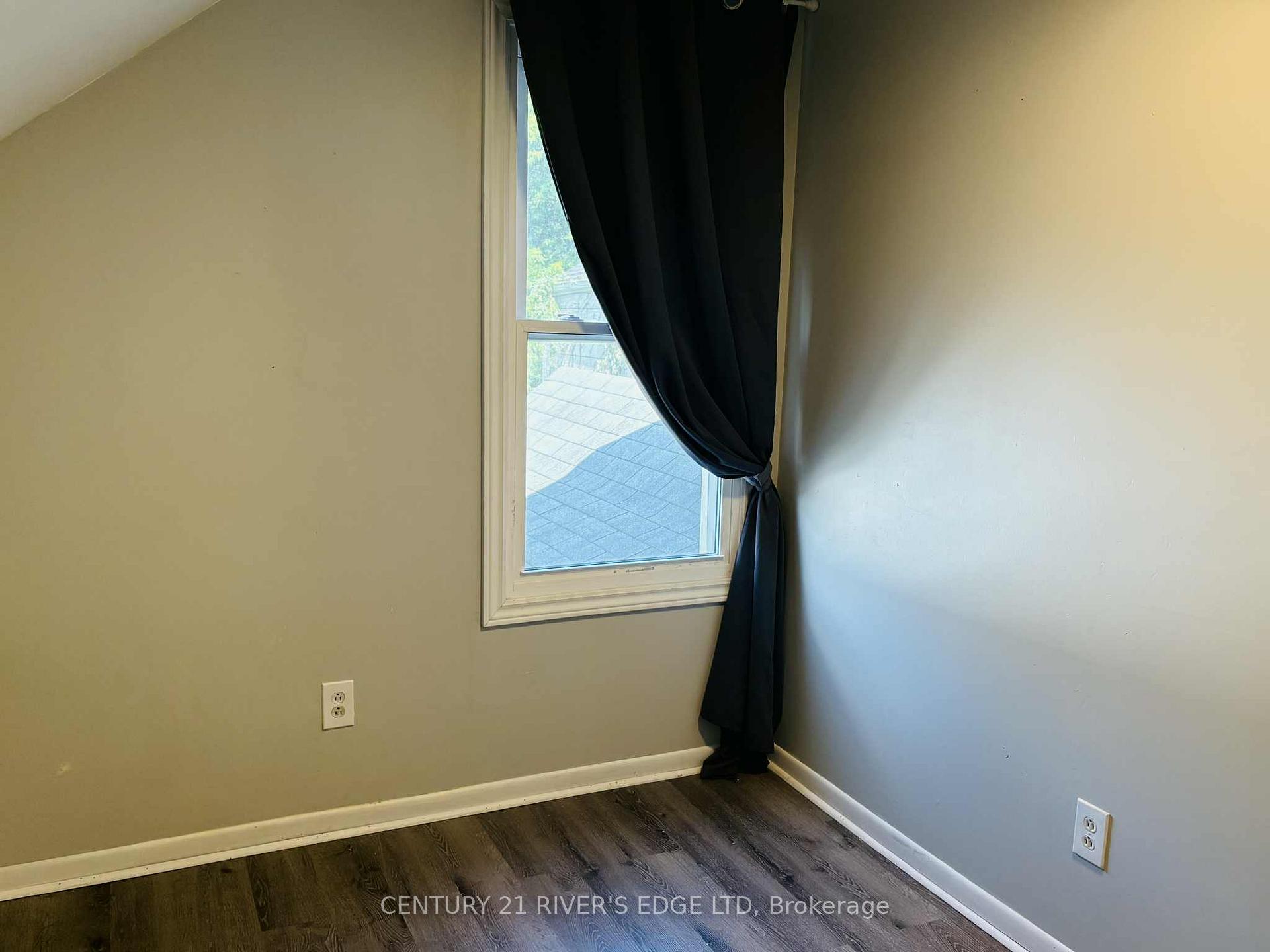 Photo 7 of 107 Bethune Street, Brockville — HOMEH