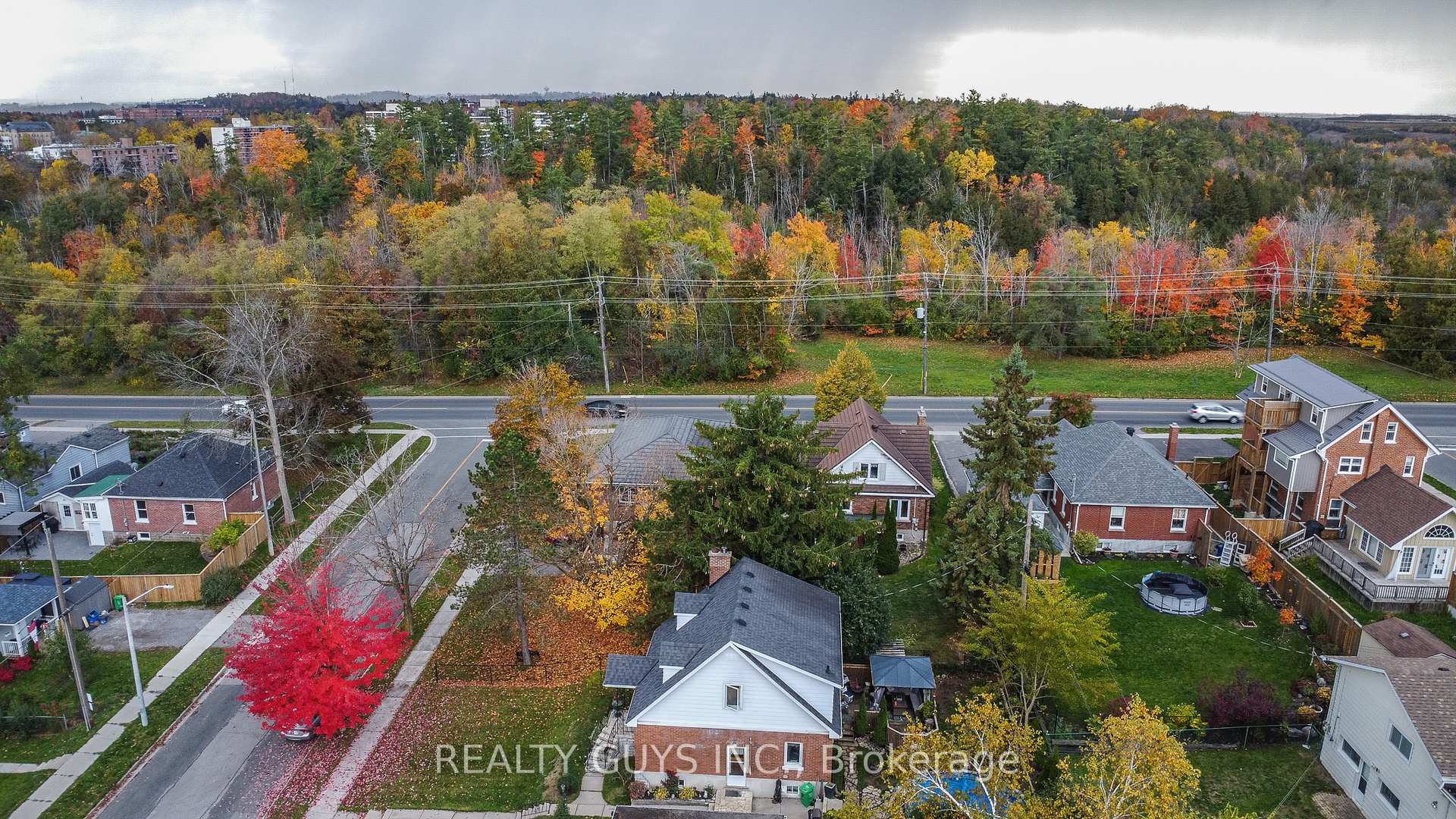 Photo 8 of 502 Wellington Street, Peterborough, Northcrest Ward 5 — HOMEH