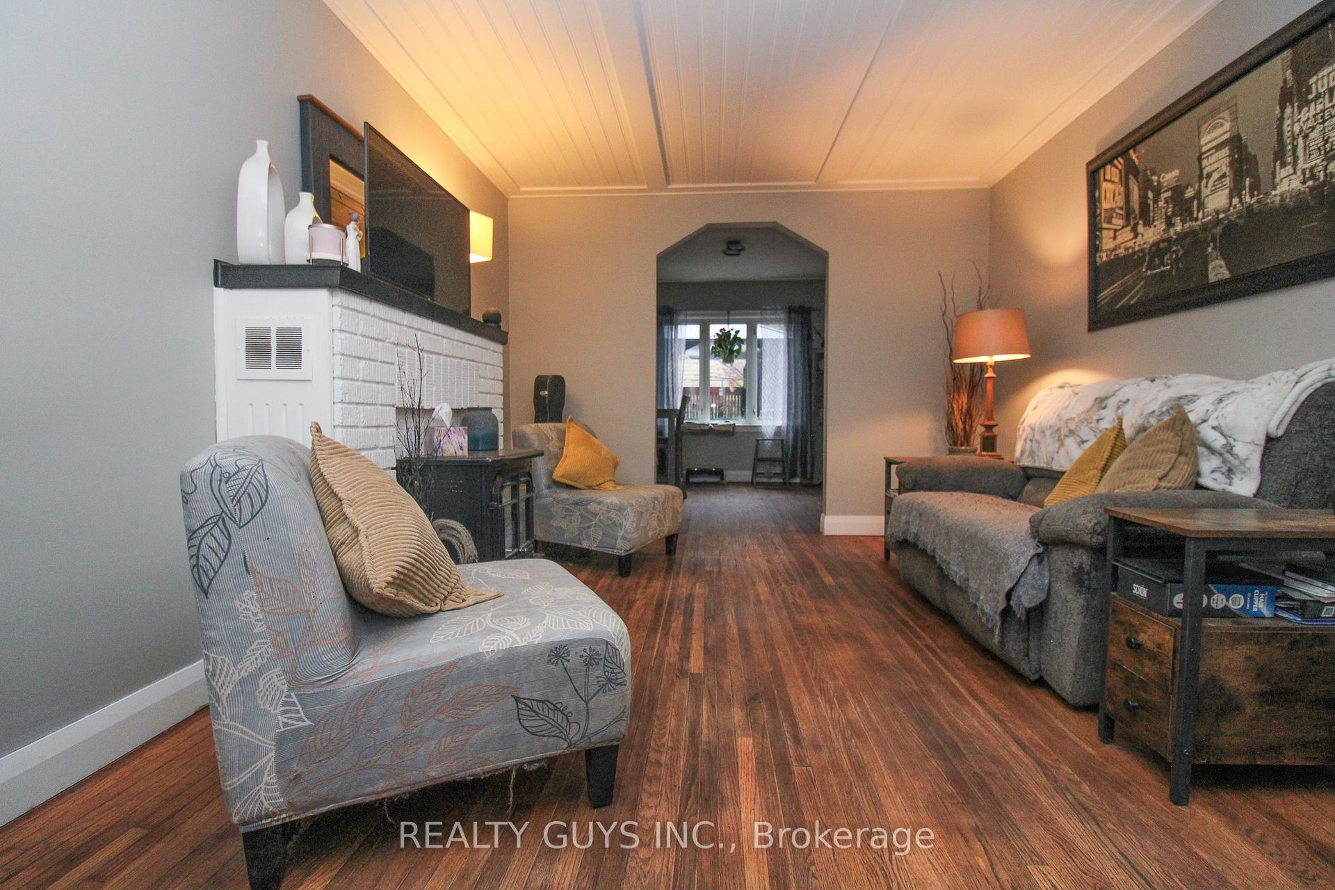 Photo 23 of 502 Wellington Street, Peterborough, Northcrest Ward 5 — HOMEH