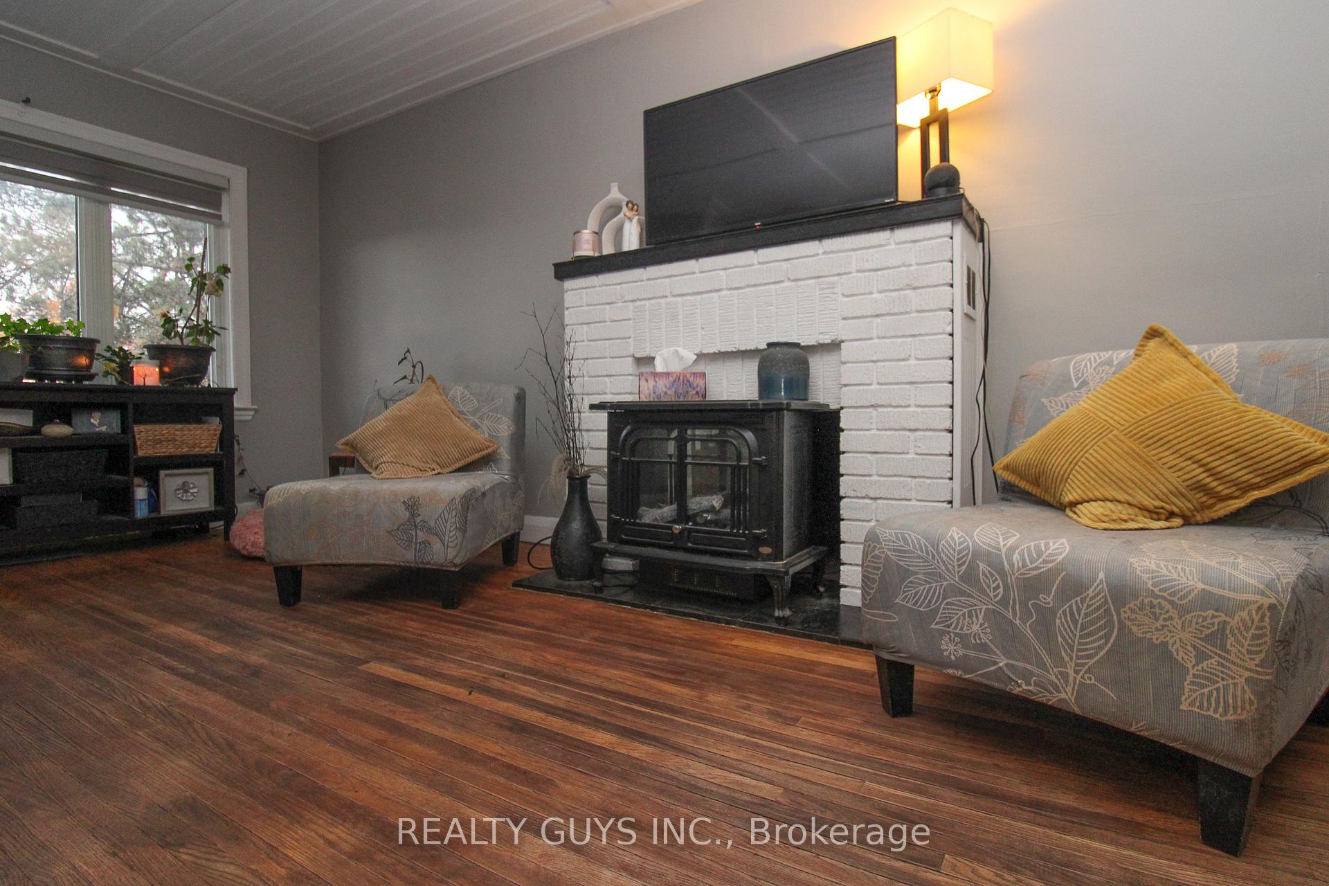 Photo 24 of 502 Wellington Street, Peterborough, Northcrest Ward 5 — HOMEH