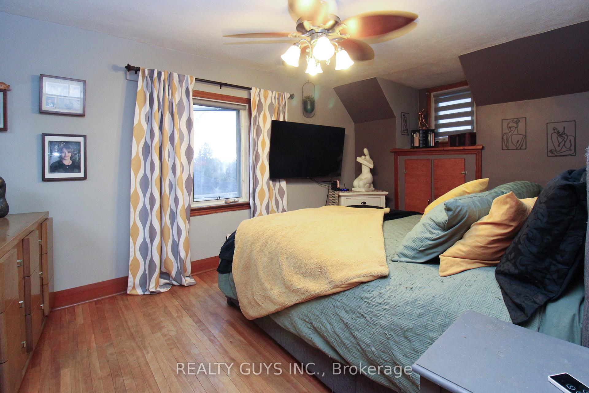 Photo 30 of 502 Wellington Street, Peterborough, Northcrest Ward 5 — HOMEH