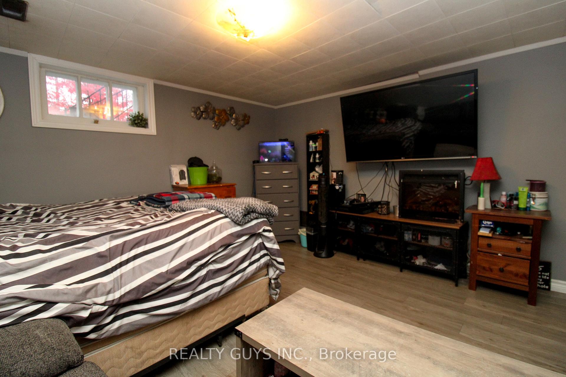 Photo 37 of 502 Wellington Street, Peterborough, Northcrest Ward 5 — HOMEH