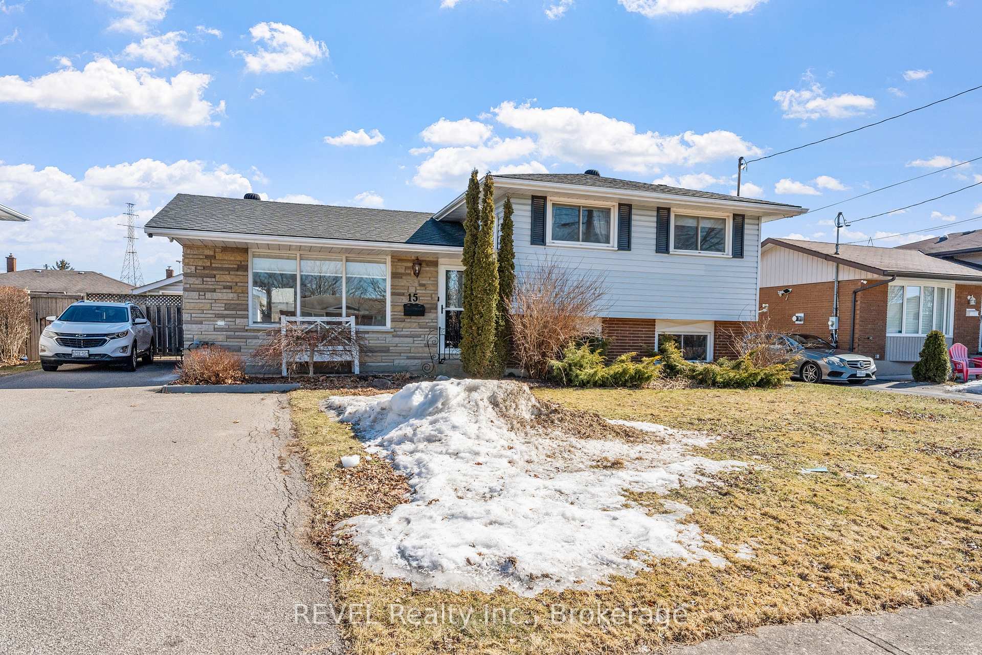 Photo 1 of 15 Gladys Avenue, Welland, Lincoln/Crowland — HOMEH