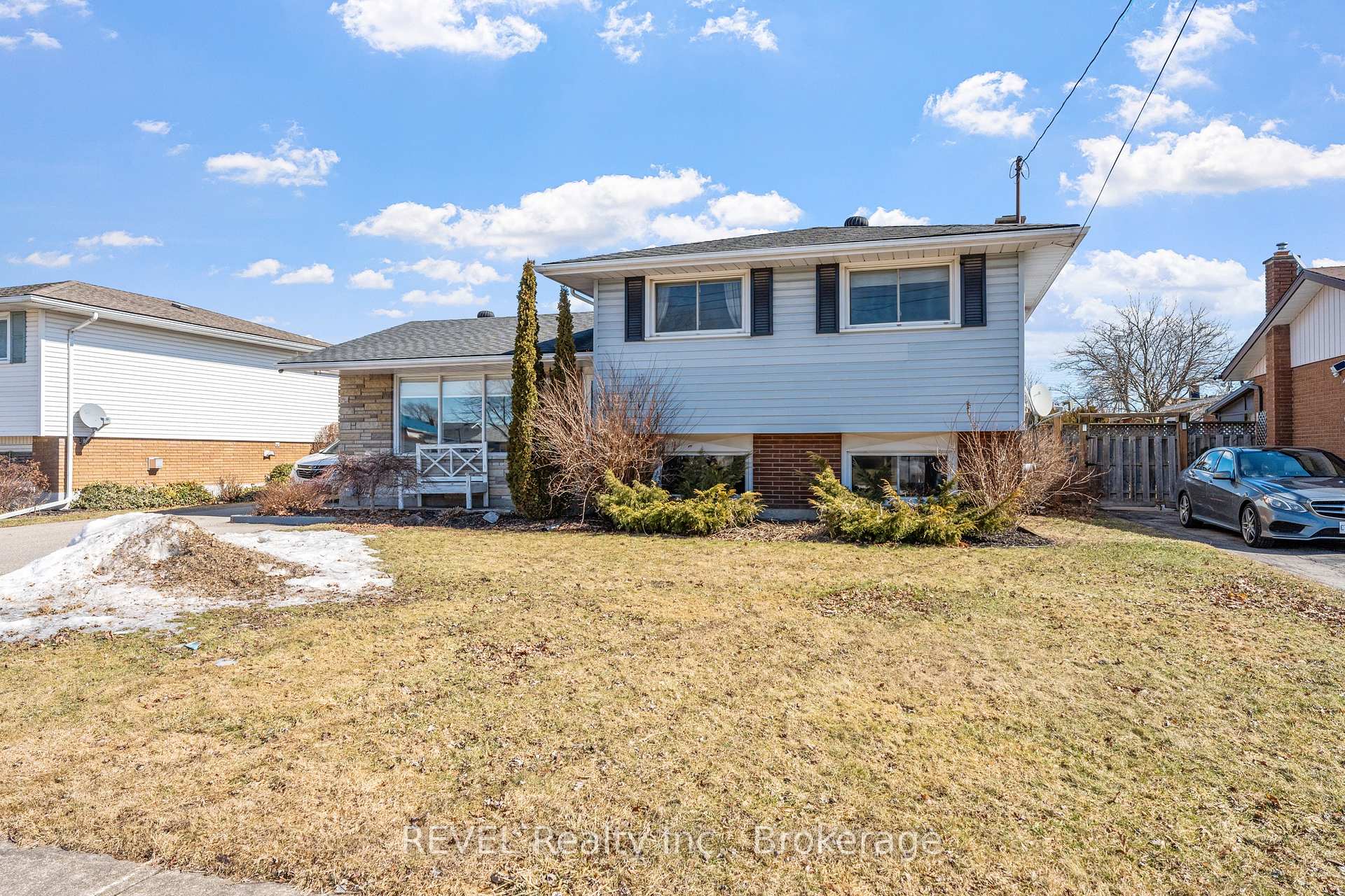 Photo 2 of 15 Gladys Avenue, Welland, Lincoln/Crowland — HOMEH