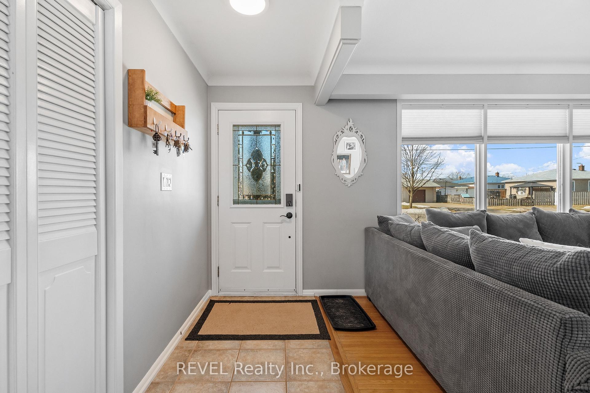 Photo 6 of 15 Gladys Avenue, Welland, Lincoln/Crowland — HOMEH
