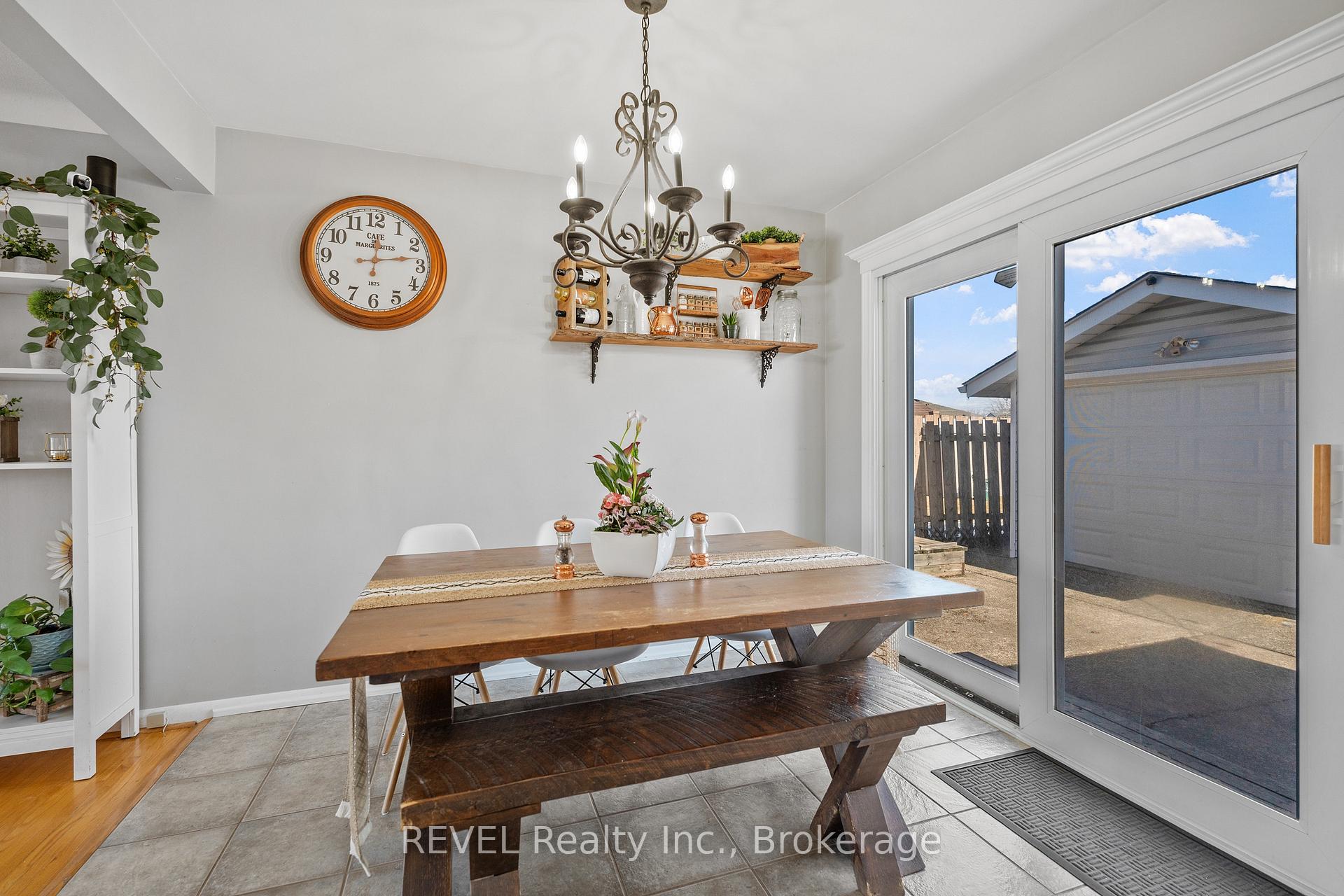 Photo 11 of 15 Gladys Avenue, Welland, Lincoln/Crowland — HOMEH