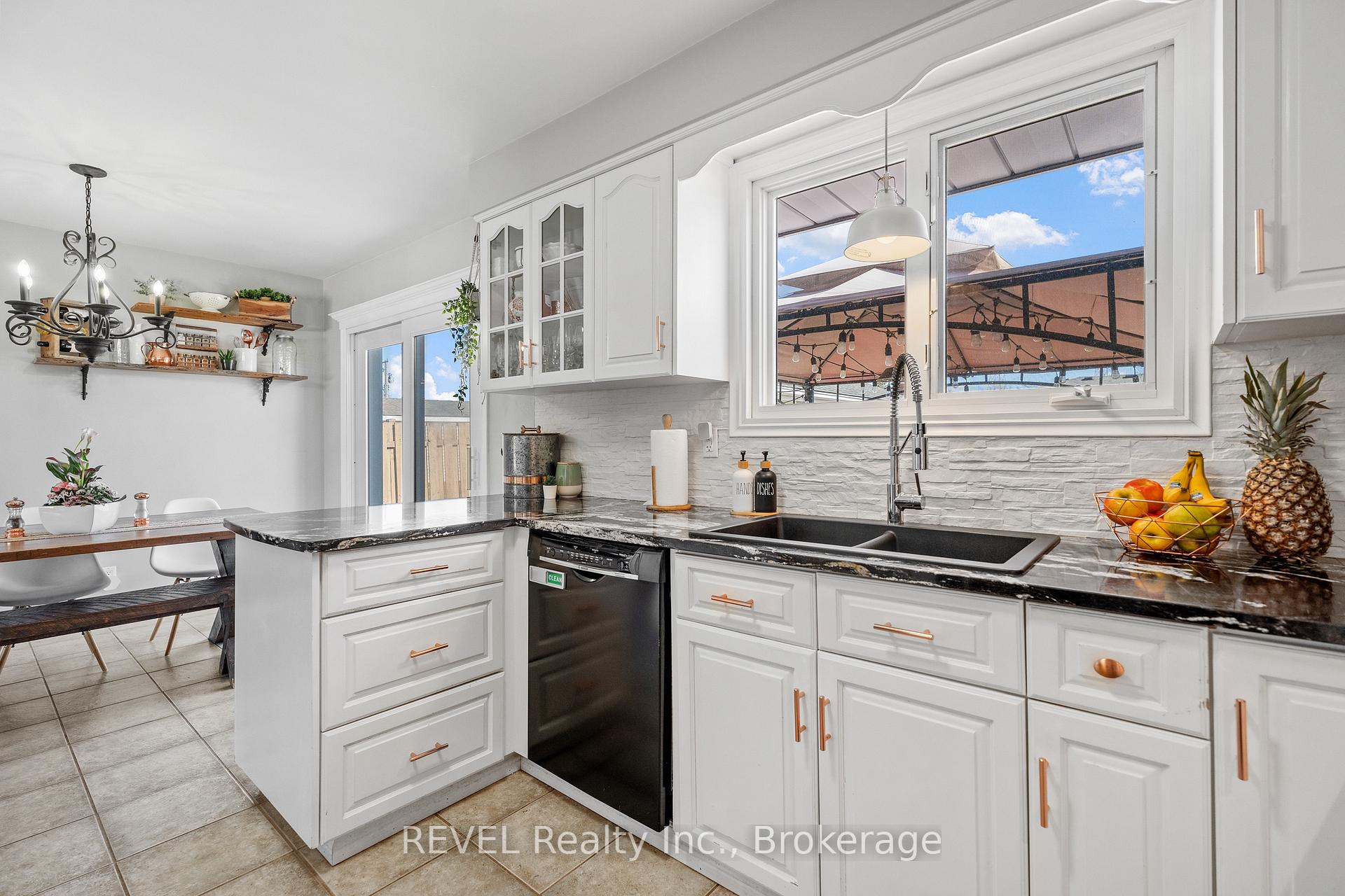Photo 15 of 15 Gladys Avenue, Welland, Lincoln/Crowland — HOMEH