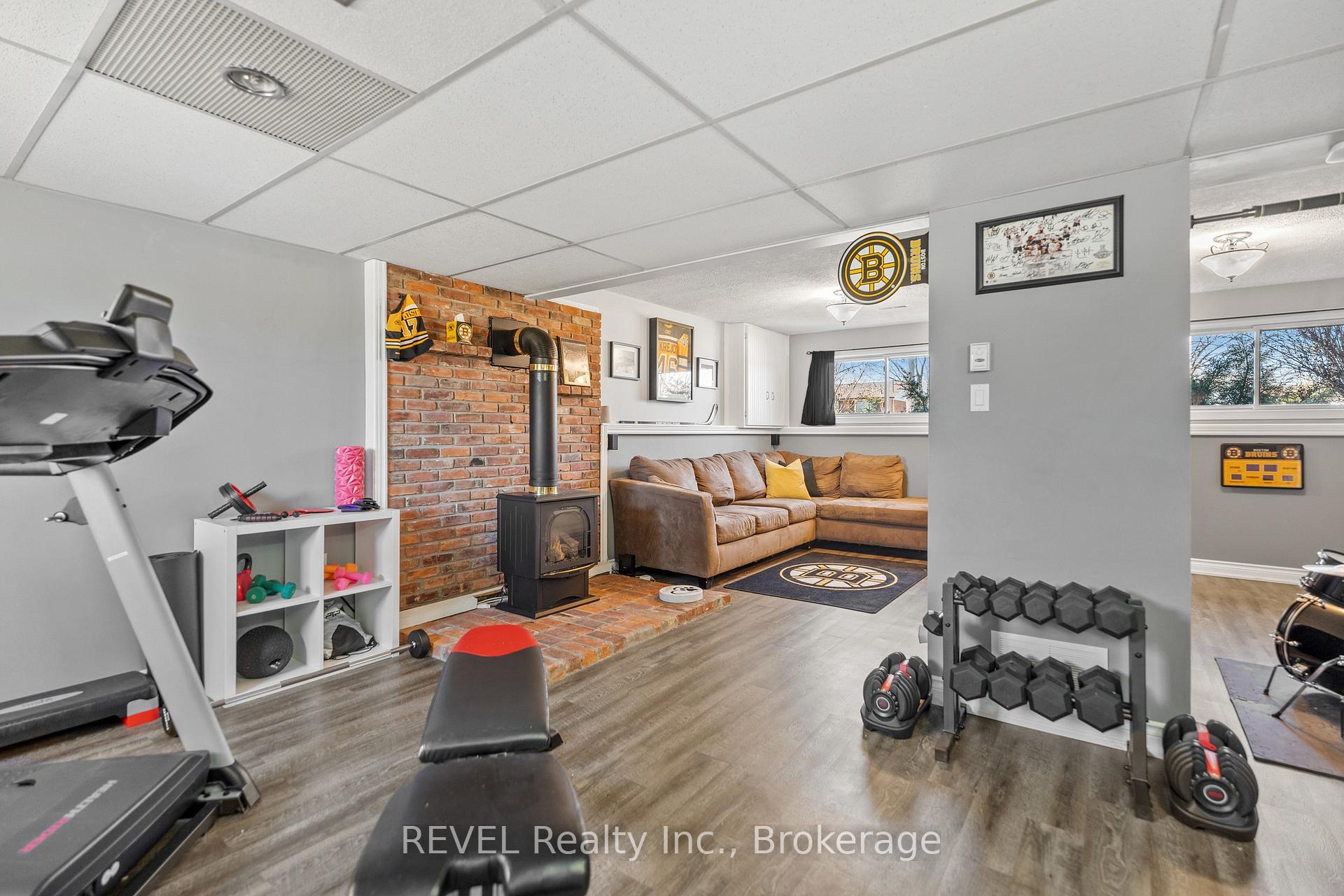 Photo 21 of 15 Gladys Avenue, Welland, Lincoln/Crowland — HOMEH