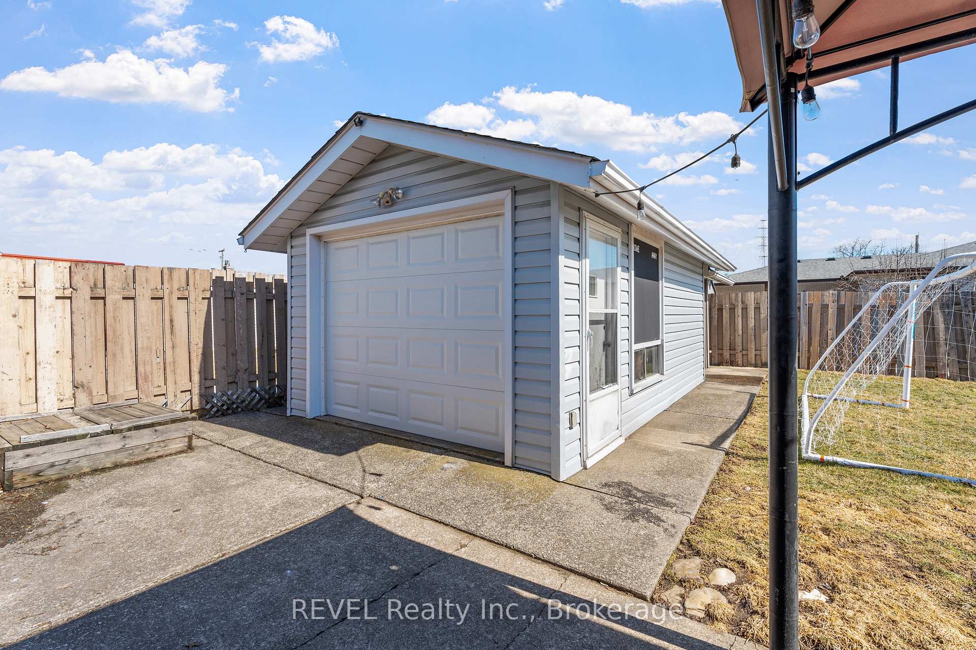 Photo 27 of 15 Gladys Avenue, Welland, Lincoln/Crowland — HOMEH