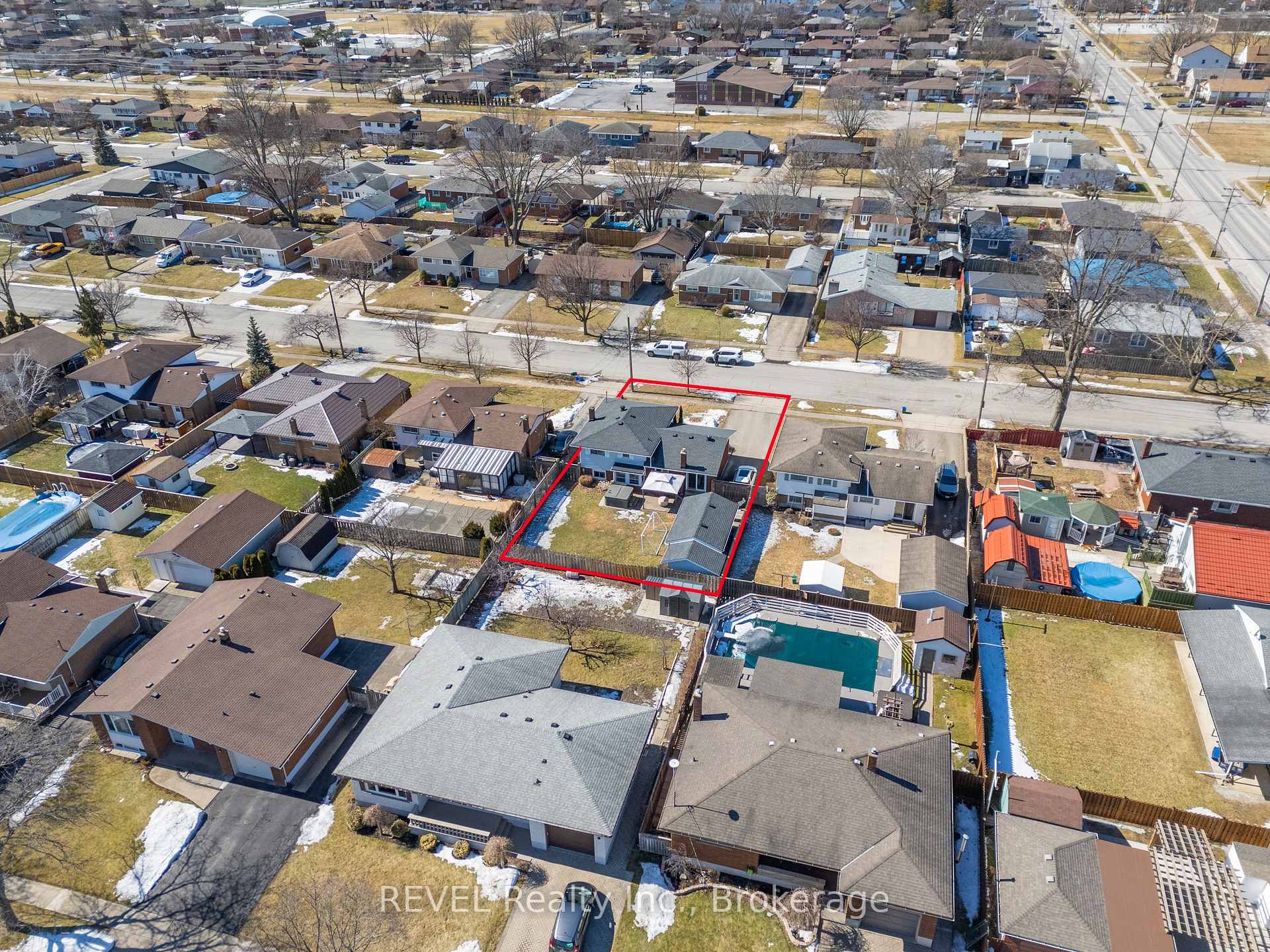 Photo 34 of 15 Gladys Avenue, Welland, Lincoln/Crowland — HOMEH