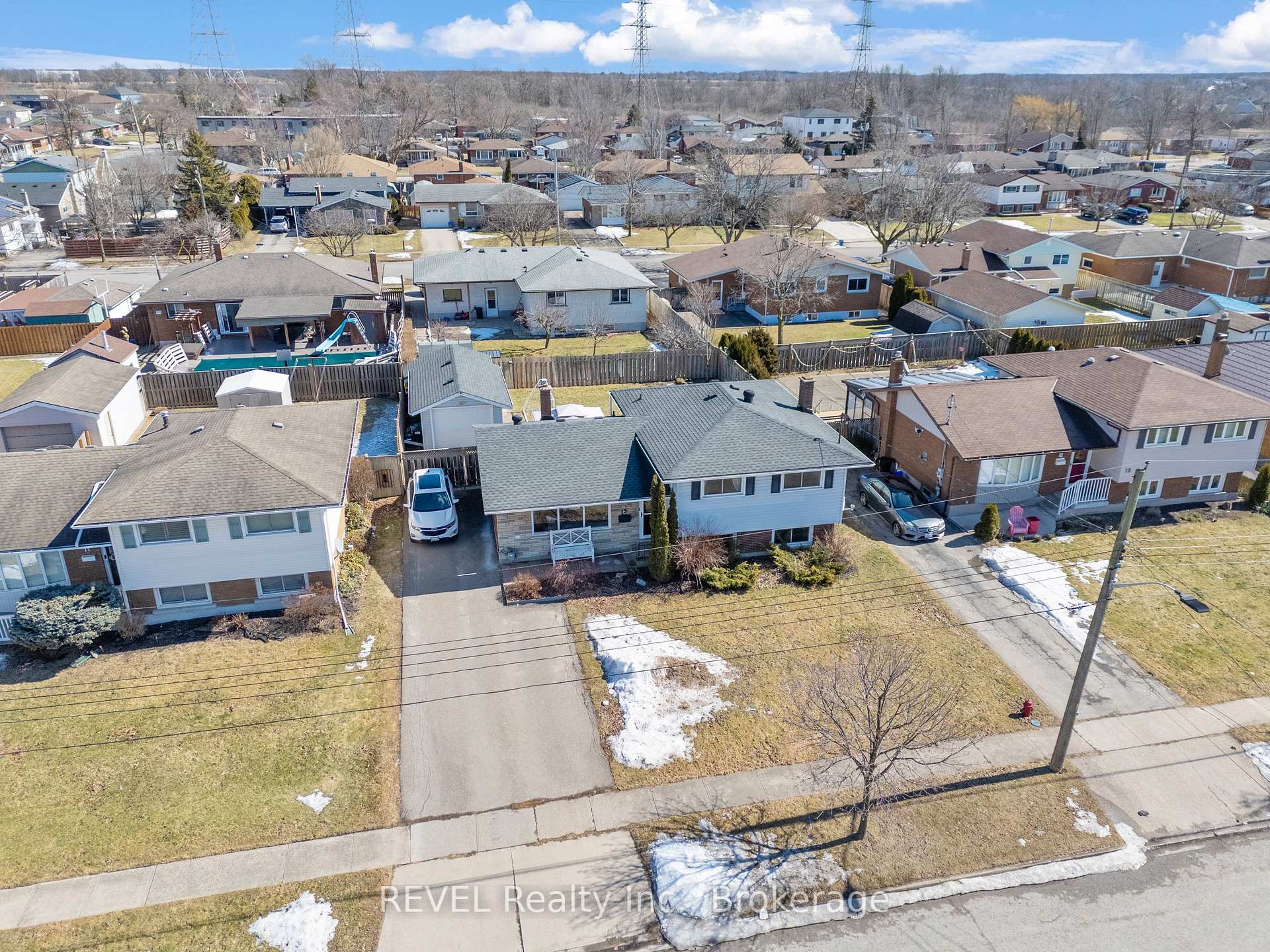 Photo 37 of 15 Gladys Avenue, Welland, Lincoln/Crowland — HOMEH