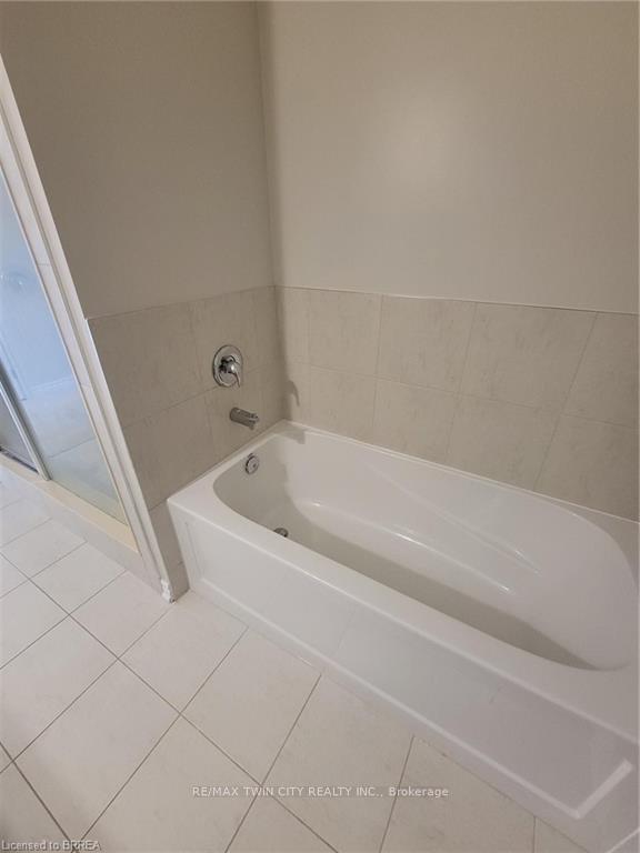 Photo 10 of 136 Flagg Avenue, Brant, Paris — HOMEH