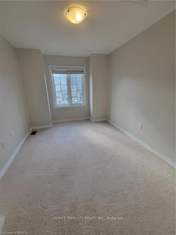 Photo 19 of 136 Flagg Avenue, Brant, Paris — HOMEH
