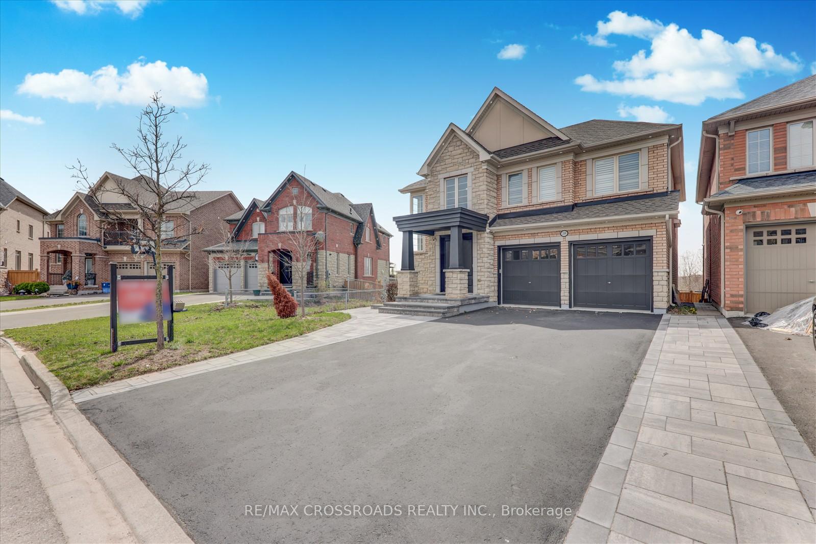 Photo 3 of 249 Cosgrove Drive, Oshawa, Windfields — HOMEH