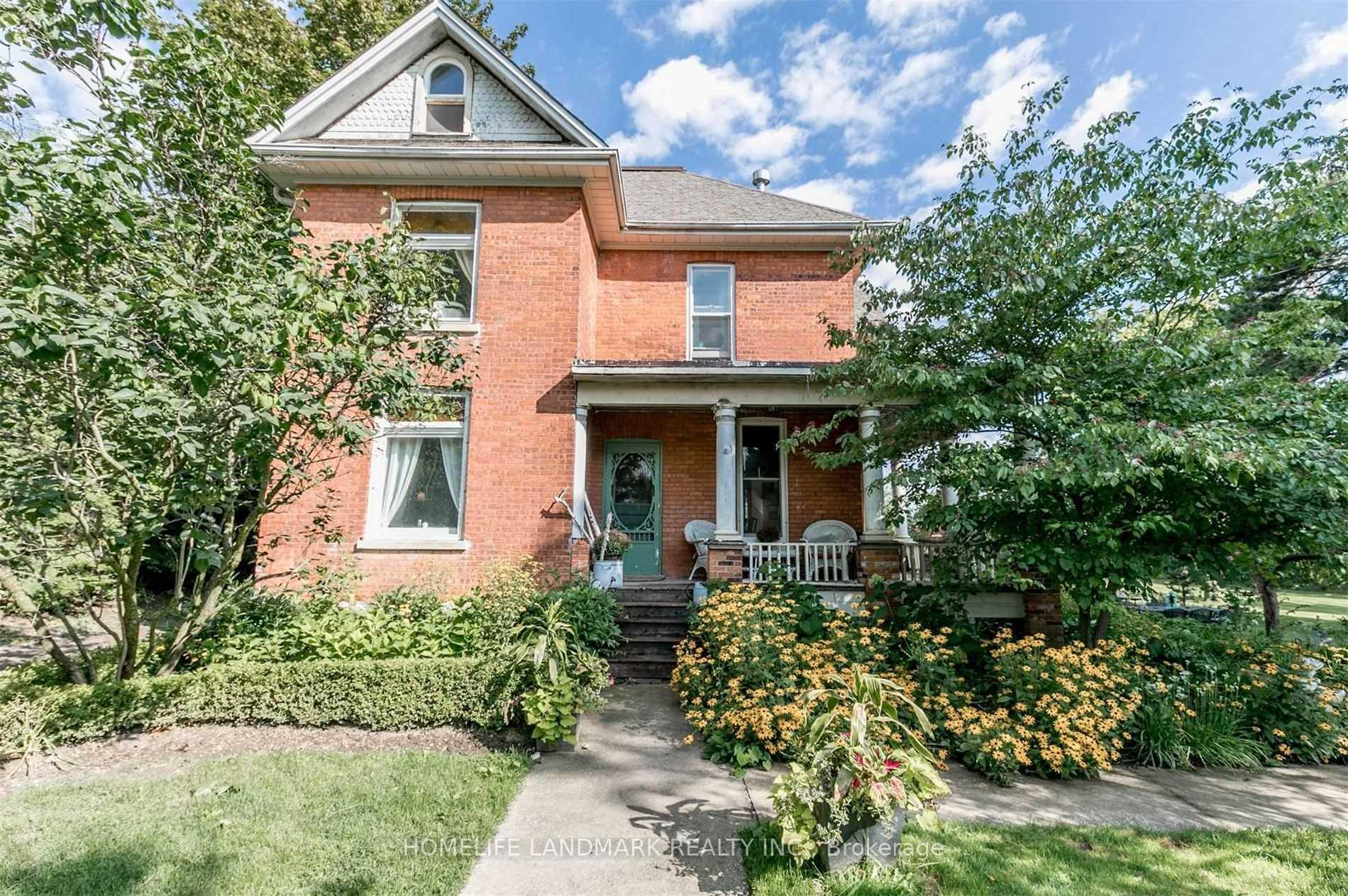 Front of 220 Gormley Road W