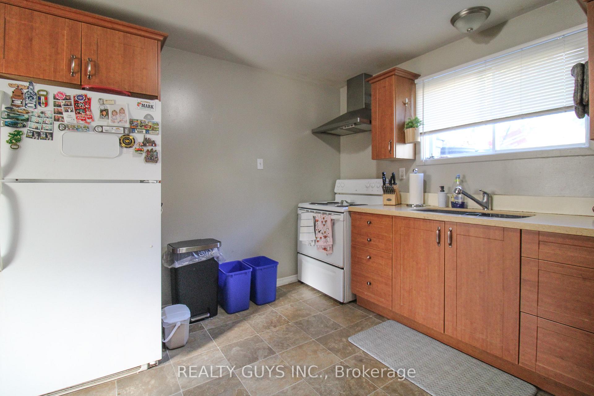 Photo 9 of 554 Crystal Drive, Peterborough, Ashburnham Ward 4 — HOMEH