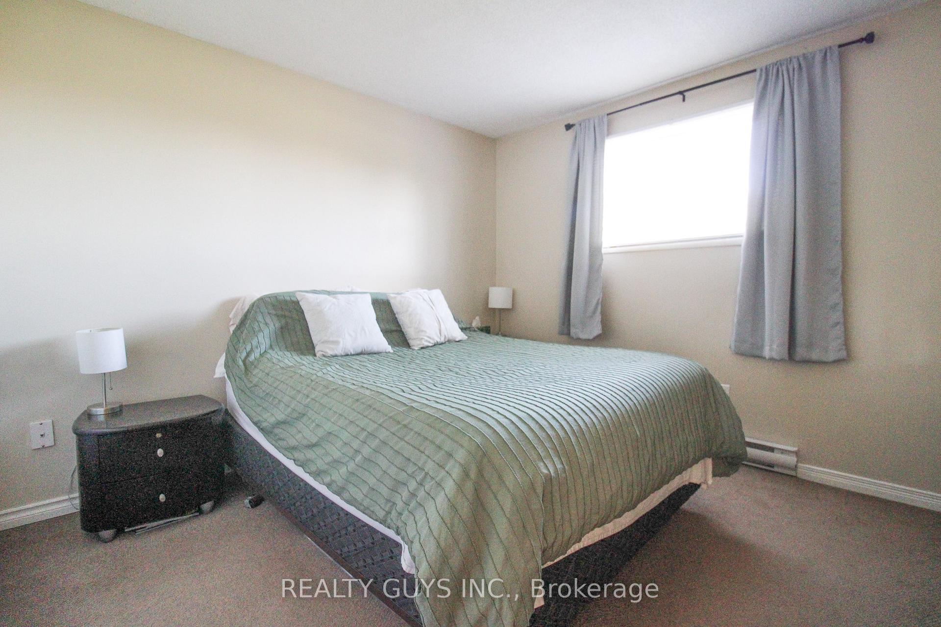 Photo 13 of 554 Crystal Drive, Peterborough, Ashburnham Ward 4 — HOMEH