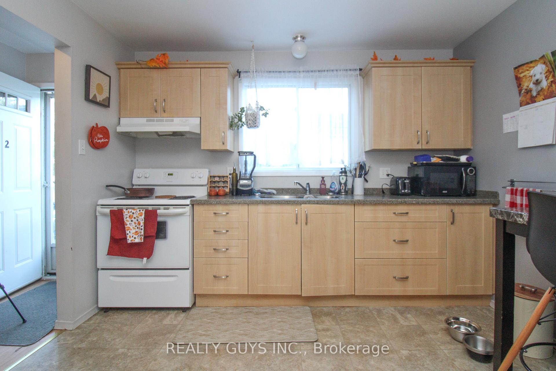 Photo 17 of 554 Crystal Drive, Peterborough, Ashburnham Ward 4 — HOMEH