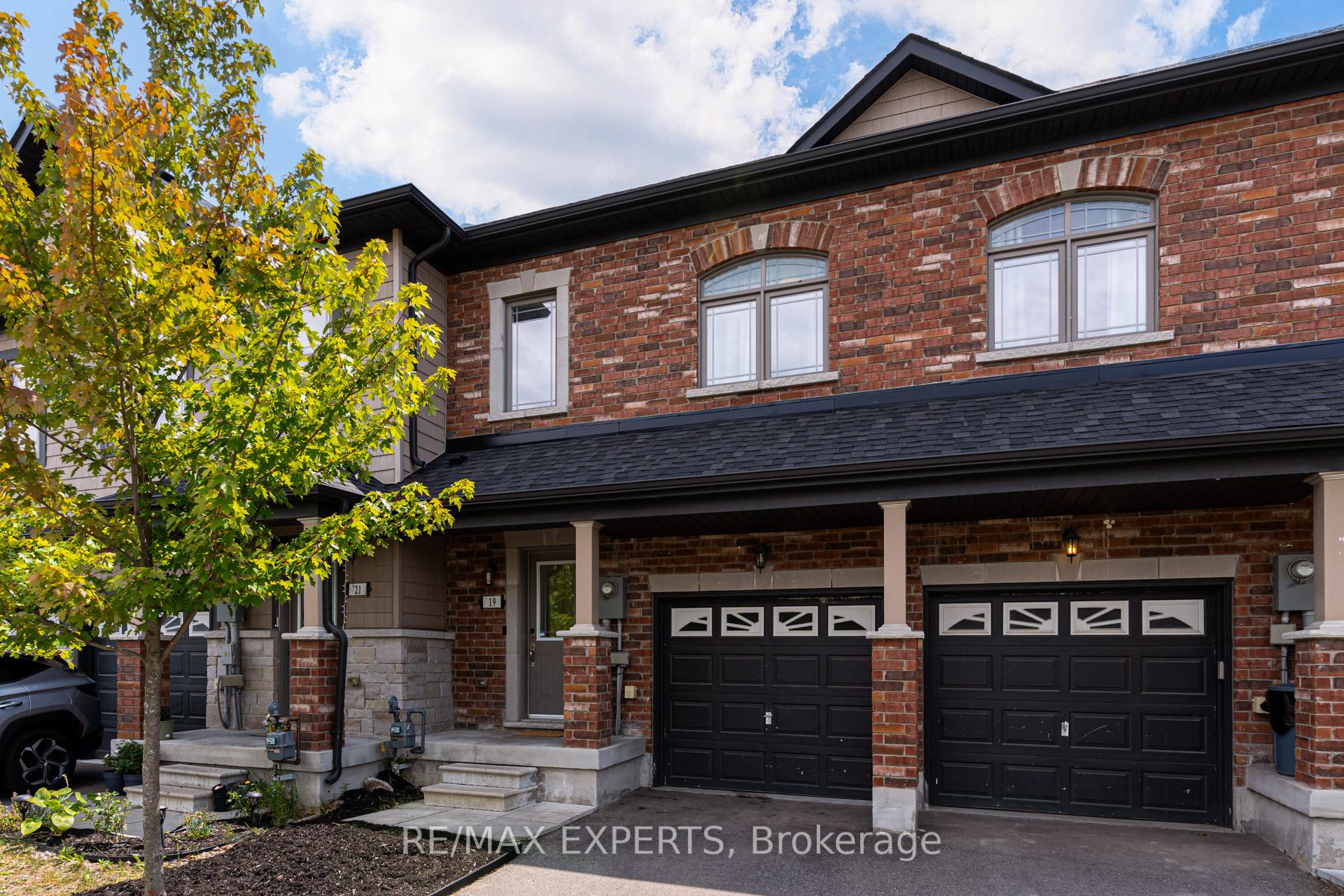 Photo 2 of 19 Cygnus Crescent, Barrie, Ardagh — HOMEH