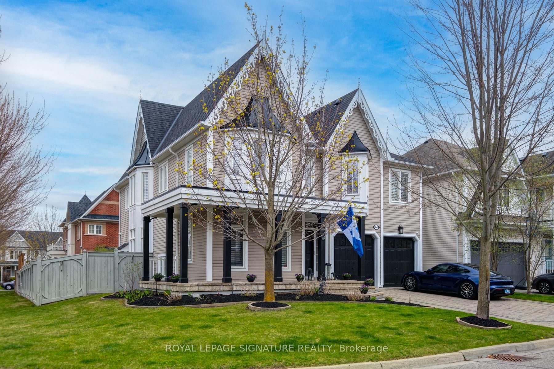 Photo 3 of 44 Strandmore Circle, Whitby, Brooklin — HOMEH