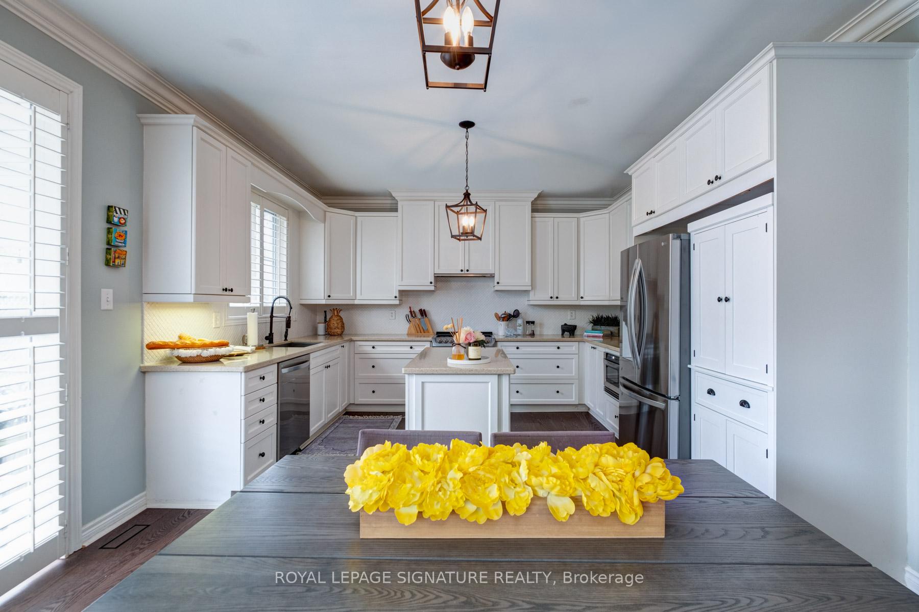 Photo 12 of 44 Strandmore Circle, Whitby, Brooklin — HOMEH