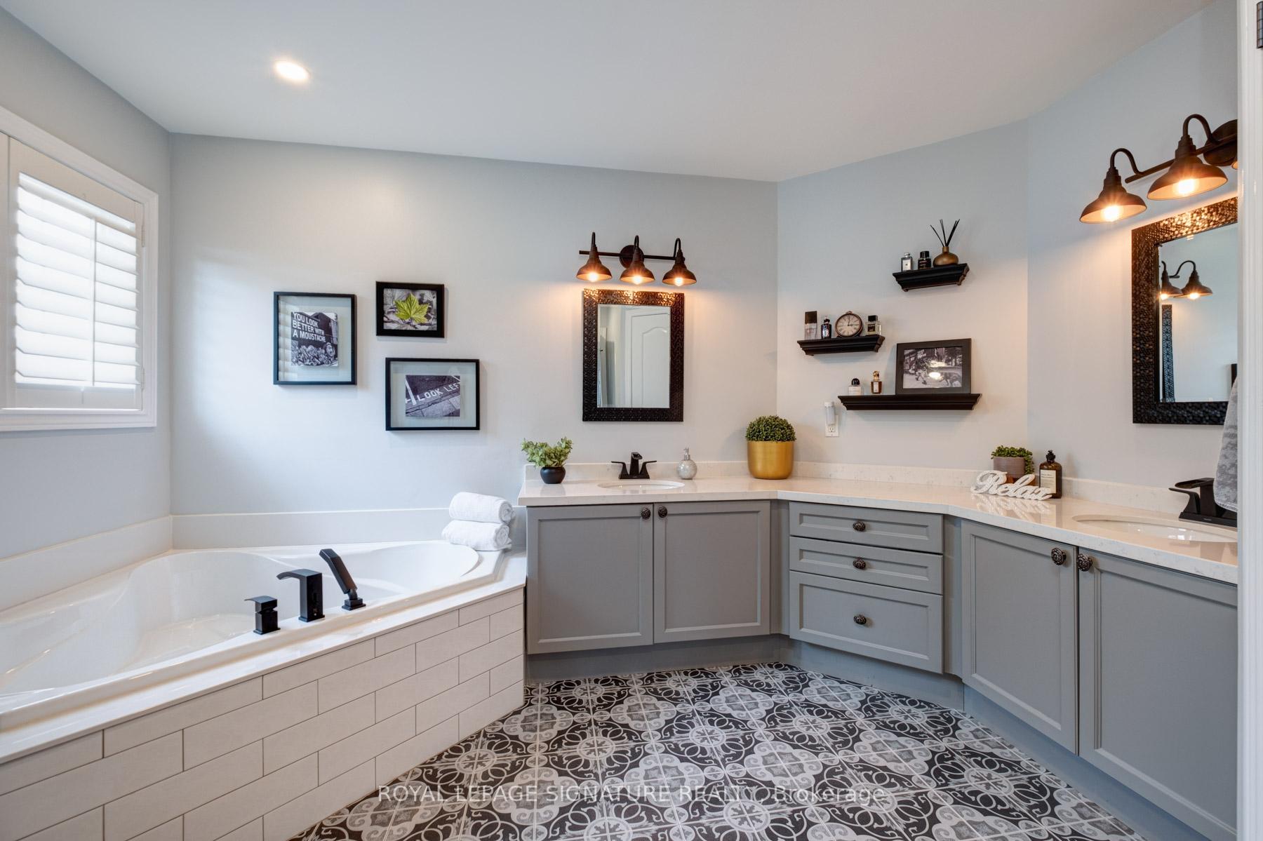 Photo 25 of 44 Strandmore Circle, Whitby, Brooklin — HOMEH
