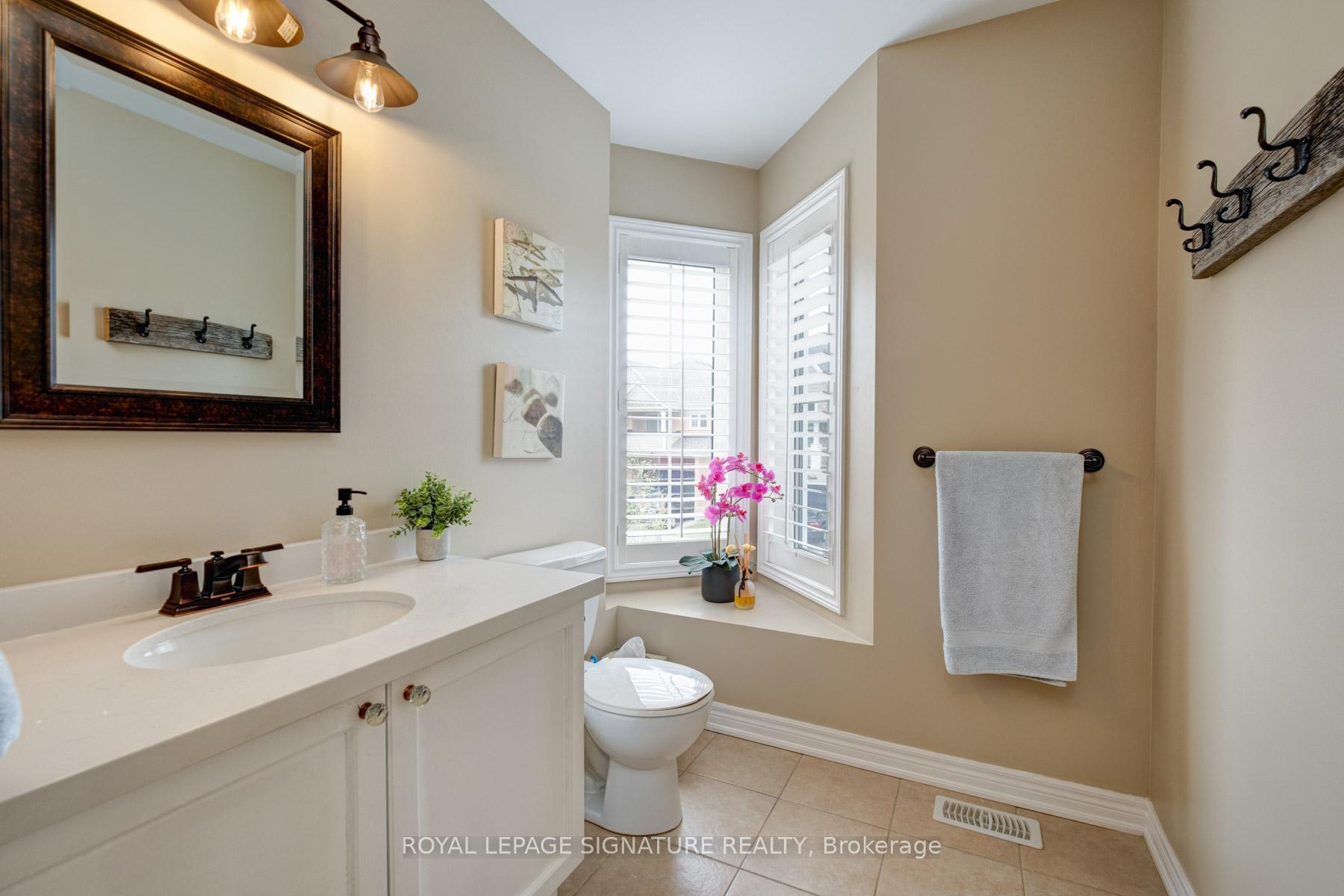 Photo 34 of 44 Strandmore Circle, Whitby, Brooklin — HOMEH