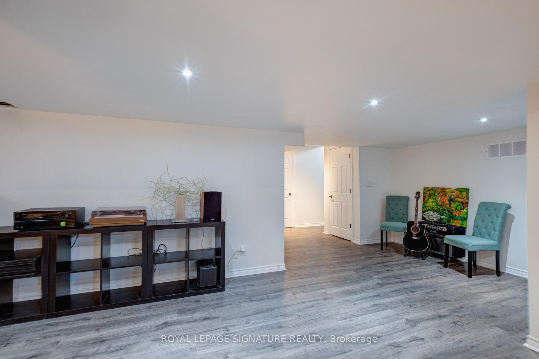 Photo 40 of 44 Strandmore Circle, Whitby, Brooklin — HOMEH