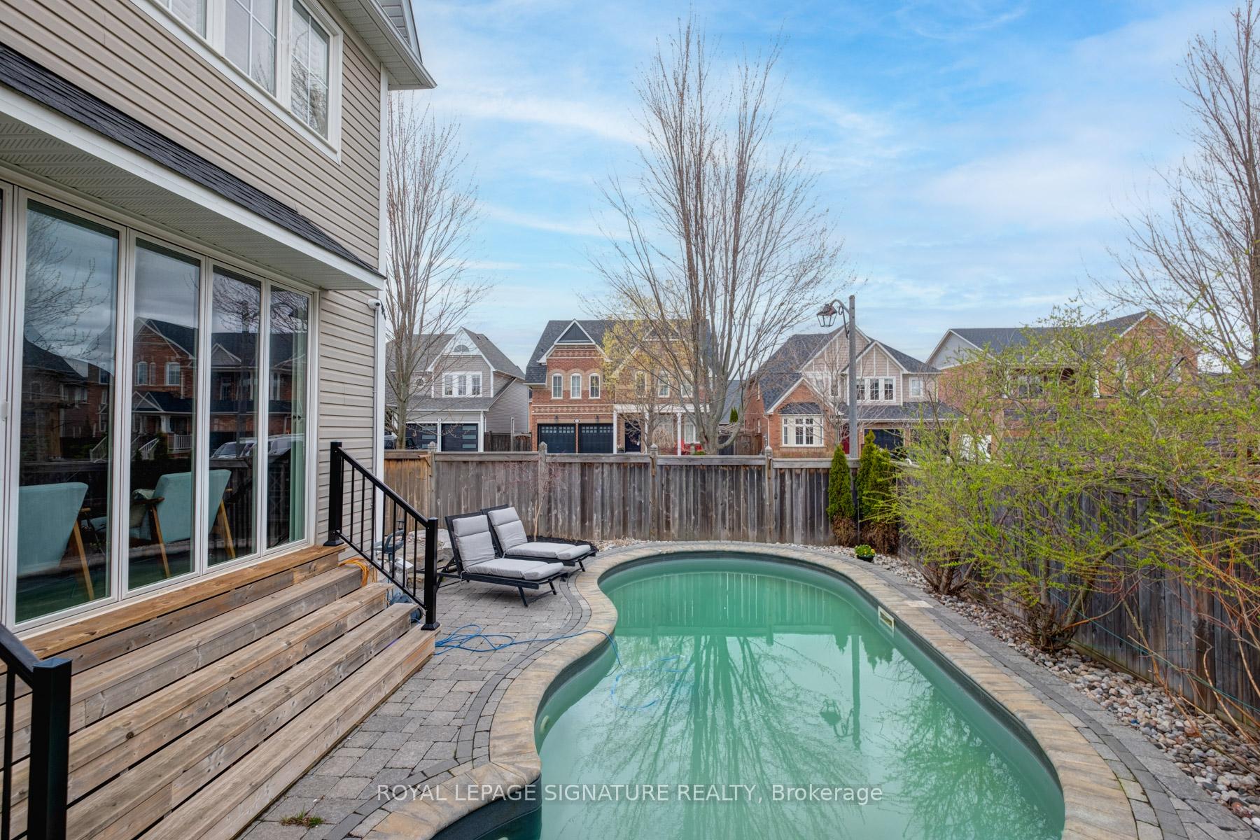 Photo 42 of 44 Strandmore Circle, Whitby, Brooklin — HOMEH