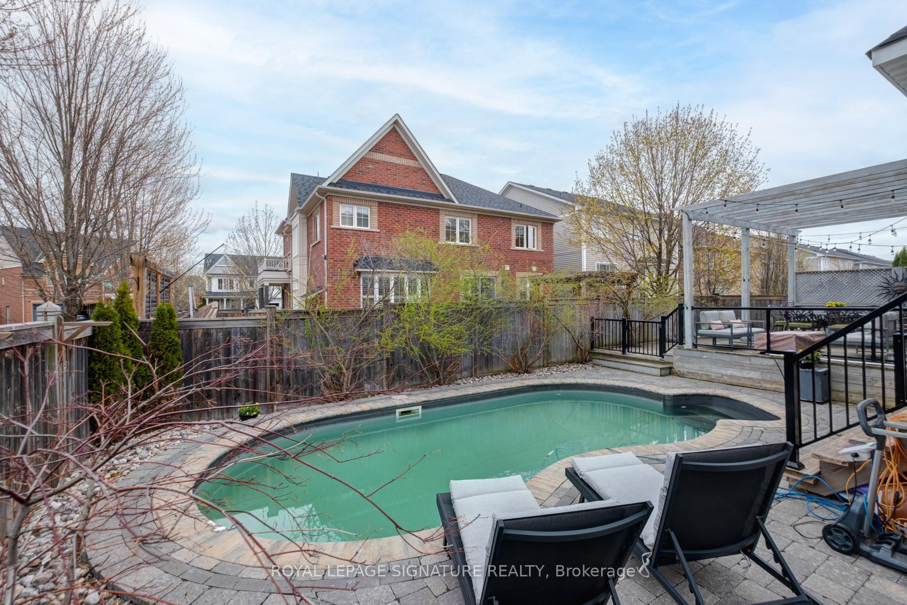 Photo 45 of 44 Strandmore Circle, Whitby, Brooklin — HOMEH