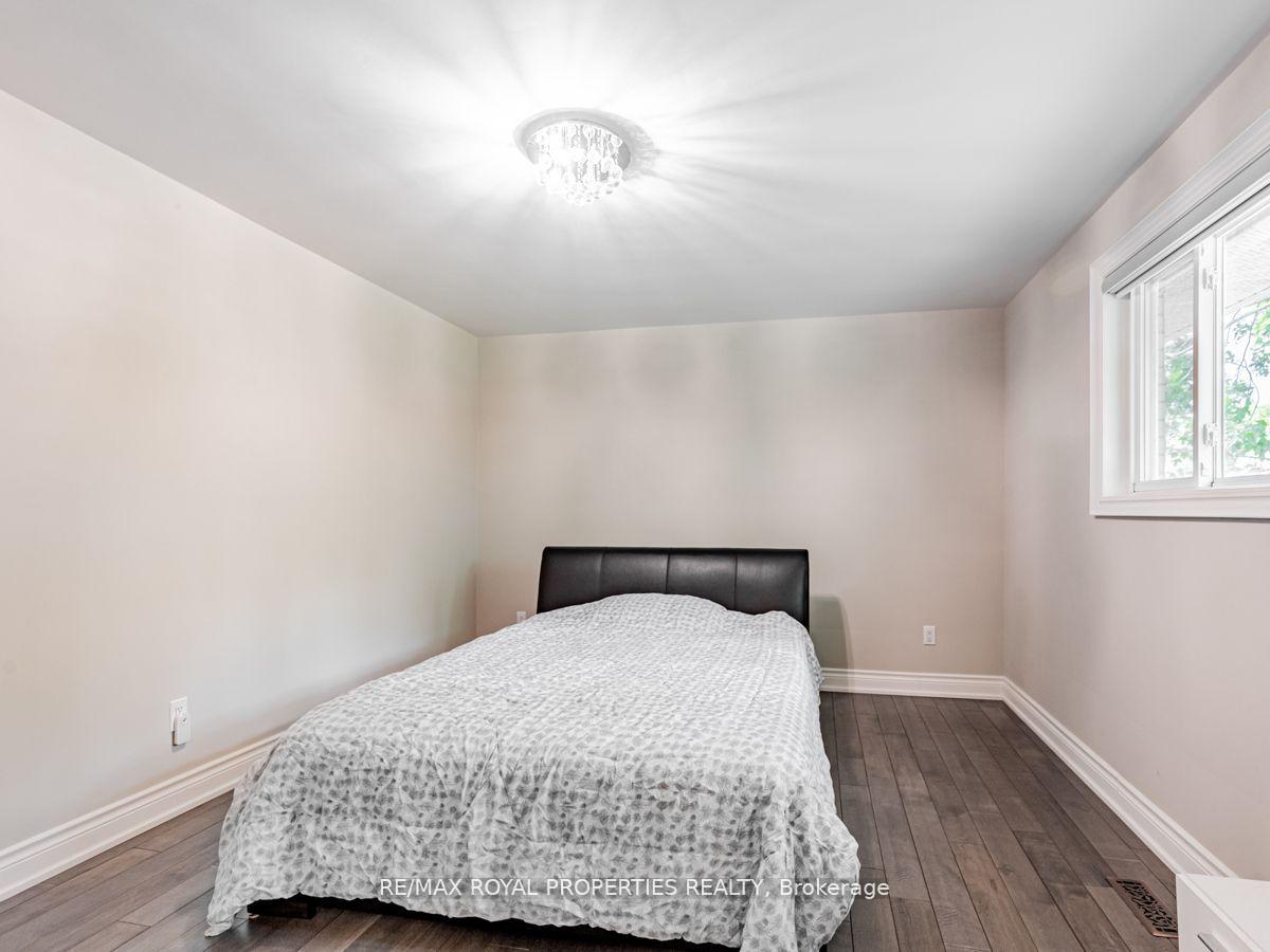 Photo 17 of 576 Bickle Drive, Oshawa, Northwood — HOMEH