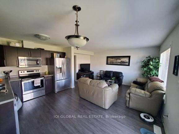 Photo 3 of 84 Monarch Street, Welland, Coyle Creek — HOMEH