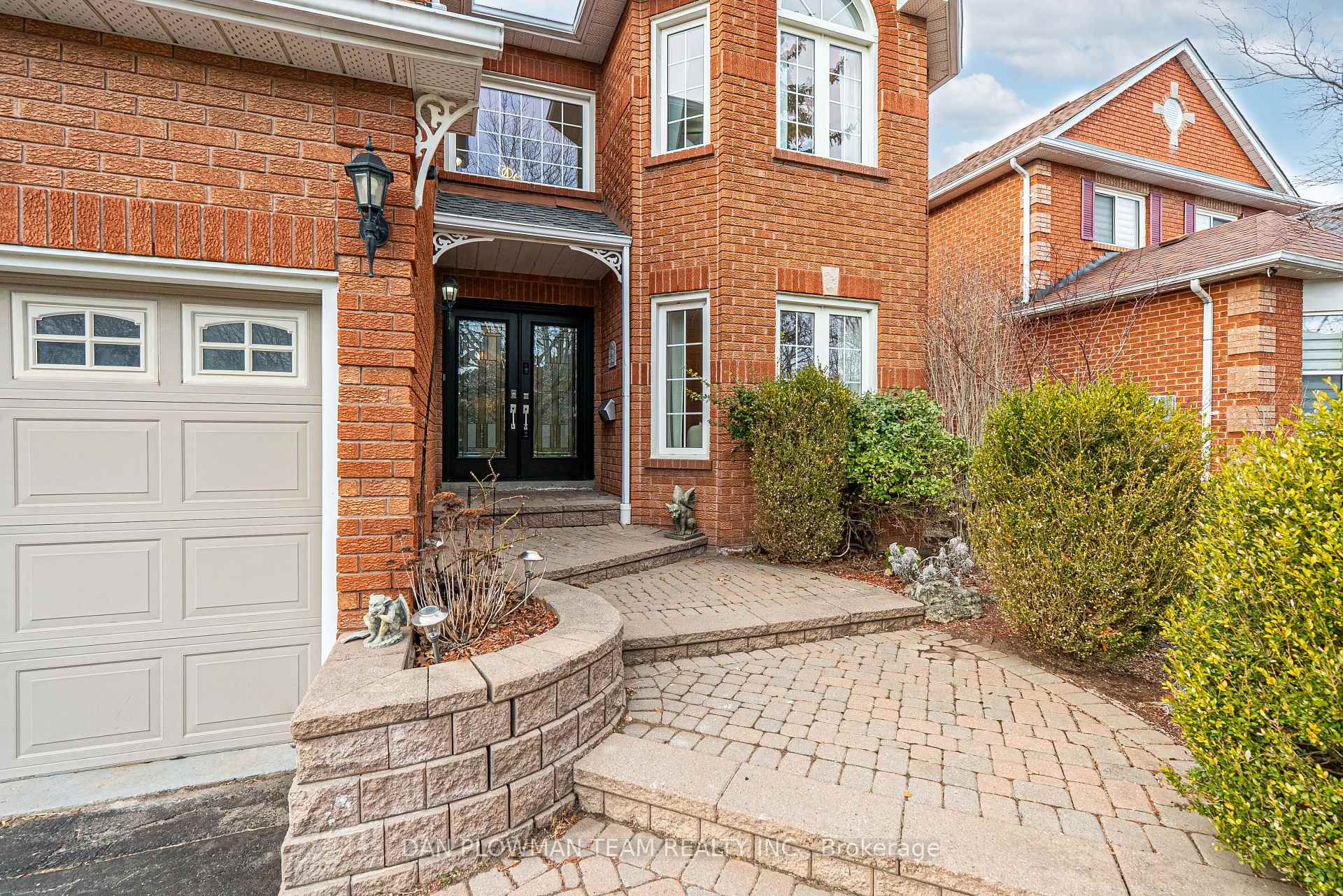 Photo 2 of 12 Rolling Acres Drive, Whitby, Rolling Acres — HOMEH