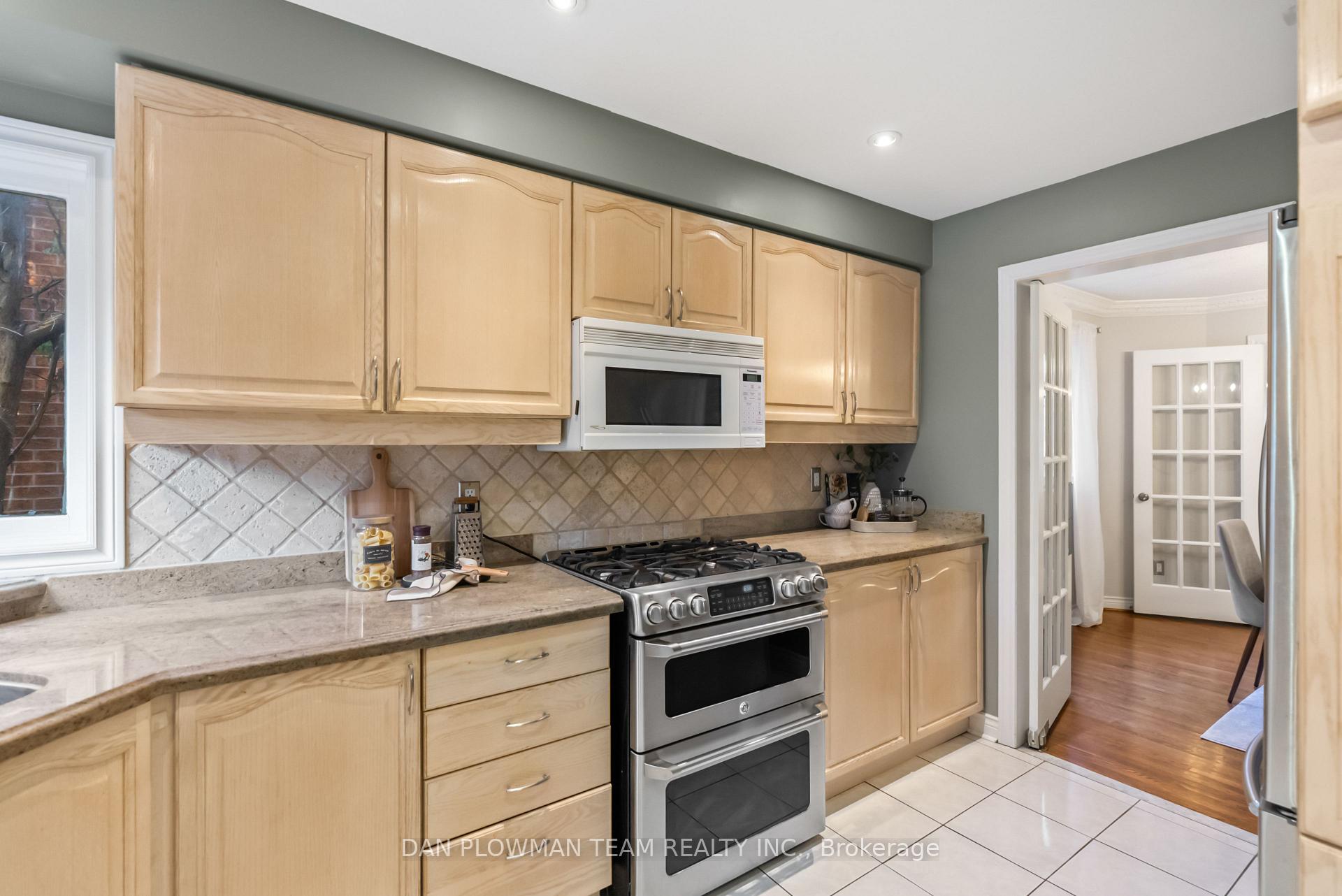 Photo 13 of 12 Rolling Acres Drive, Whitby, Rolling Acres — HOMEH
