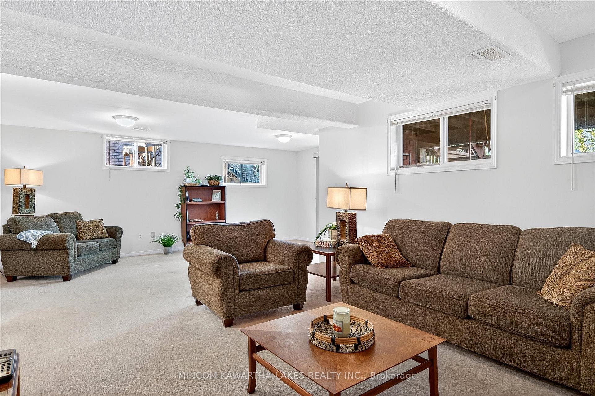 Photo 31 of 1191 Baker Street, Peterborough, Northcrest Ward 5 — HOMEH