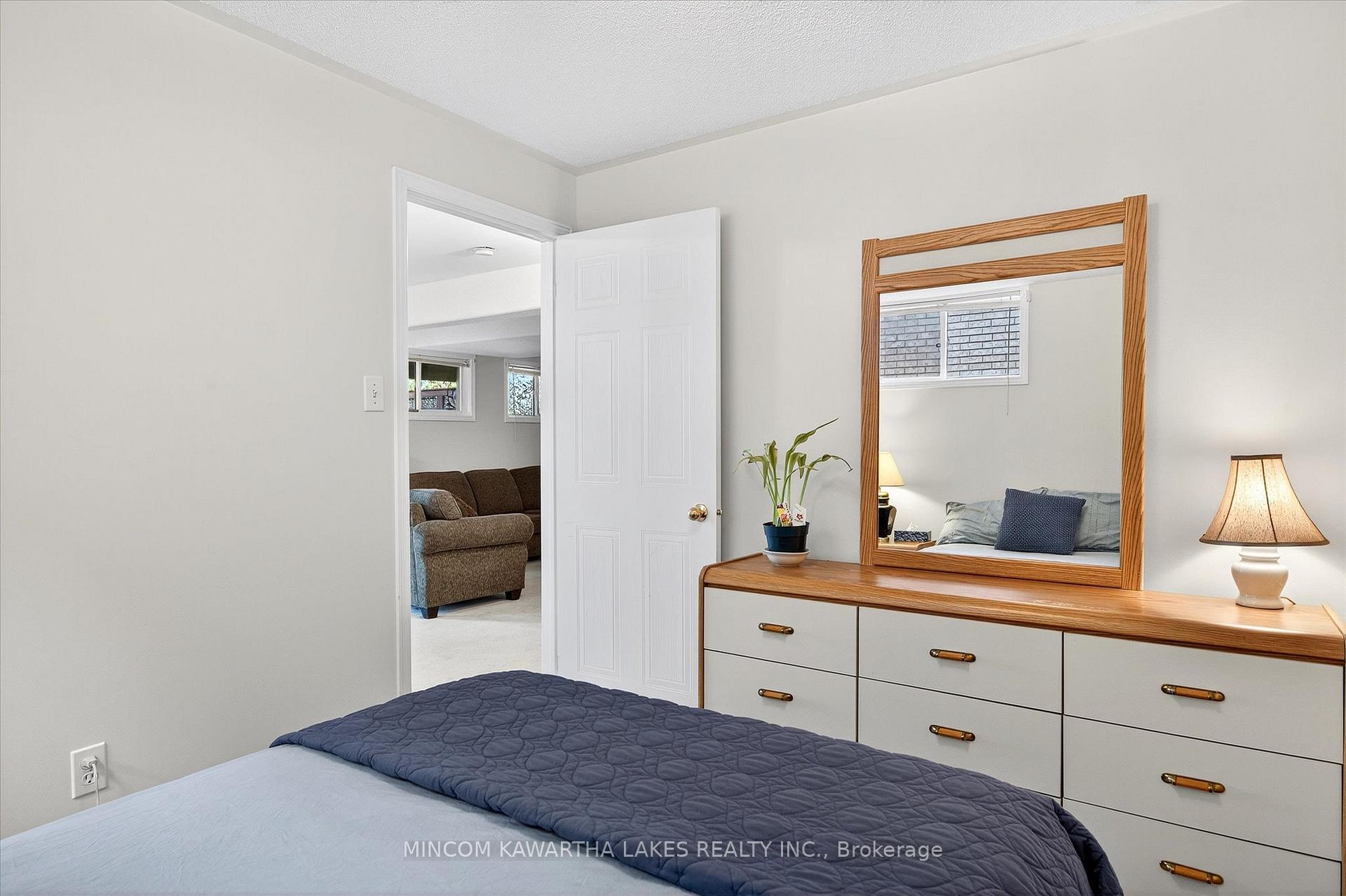 Photo 44 of 1191 Baker Street, Peterborough, Northcrest Ward 5 — HOMEH