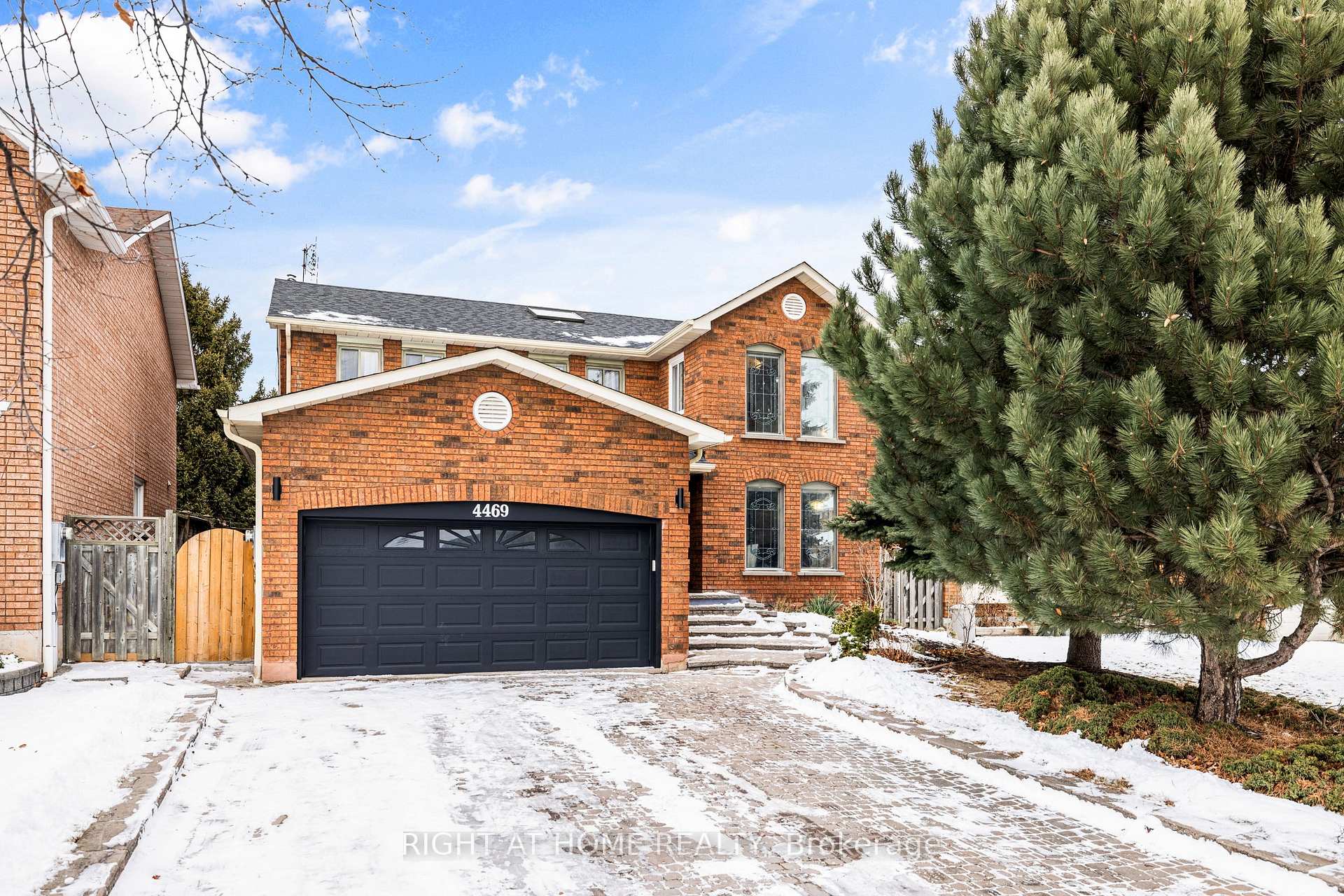 Front of 4469 Idlewilde Crescent