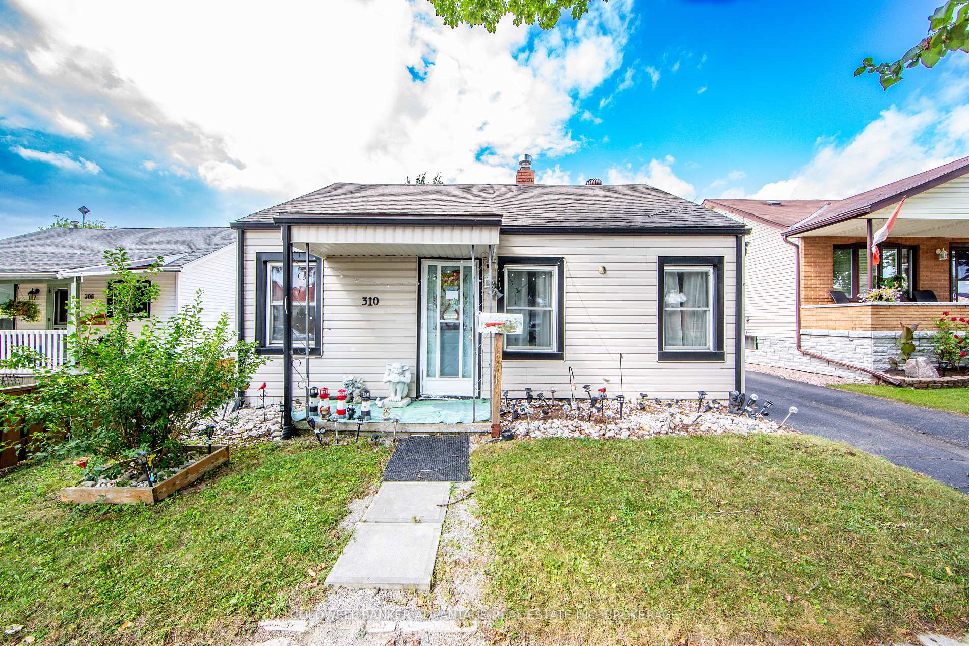 Photo 2 of 310 Commando Street, Welland, Lincoln/Crowland — HOMEH
