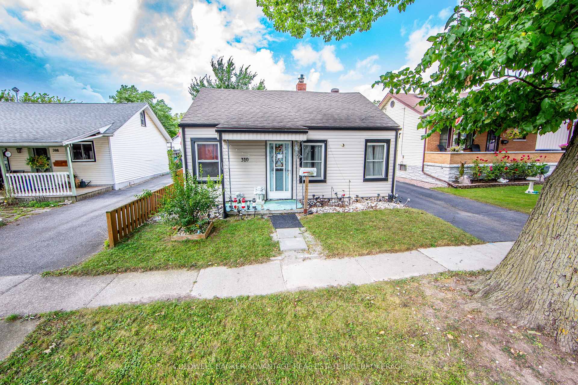 Photo 3 of 310 Commando Street, Welland, Lincoln/Crowland — HOMEH