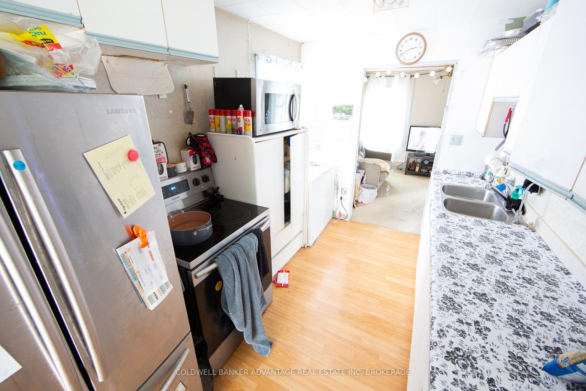 Photo 12 of 310 Commando Street, Welland, Lincoln/Crowland — HOMEH