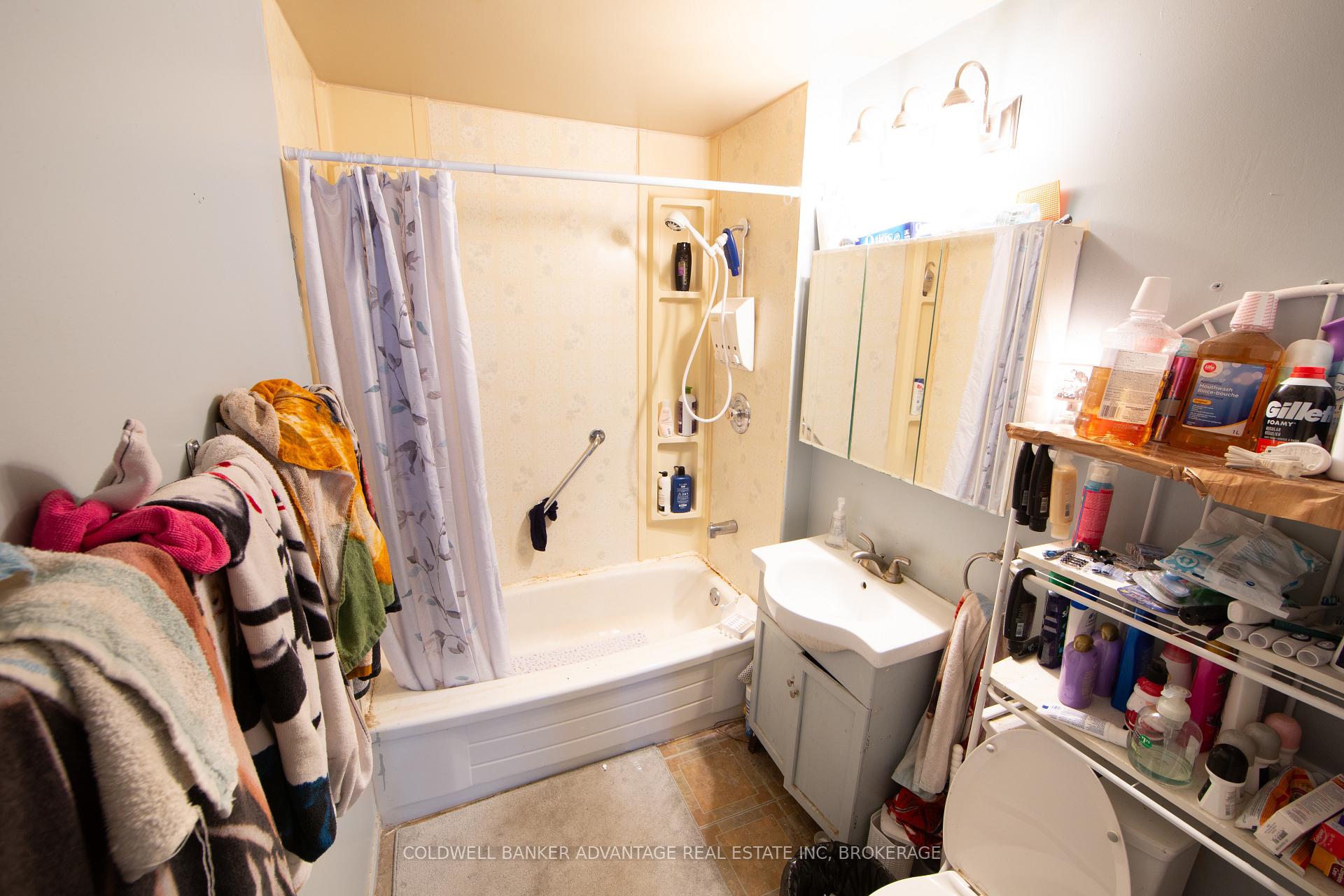 Photo 21 of 310 Commando Street, Welland, Lincoln/Crowland — HOMEH