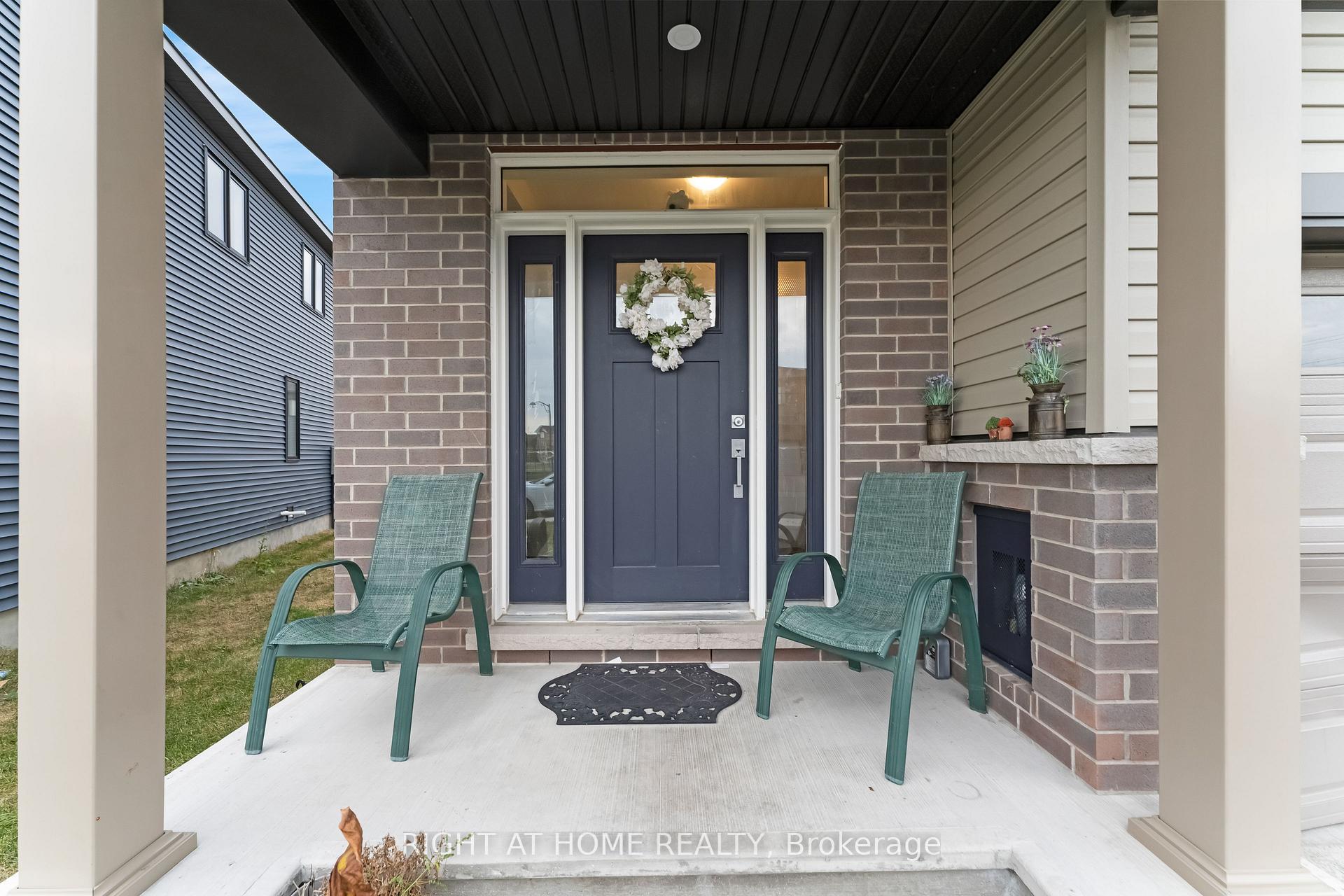Photo 2 of 736 Sebastian Street, Ottawa, Avalon East — HOMEH