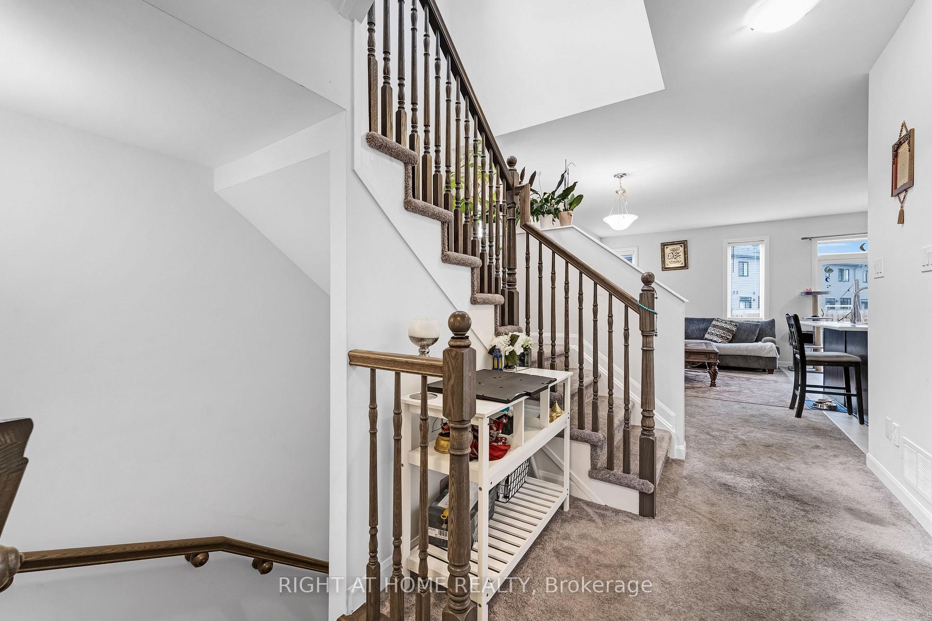 Photo 6 of 736 Sebastian Street, Ottawa, Avalon East — HOMEH